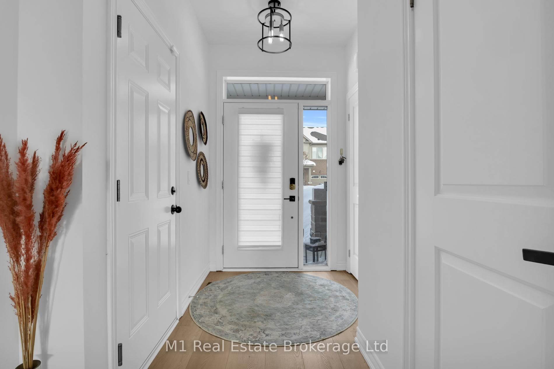 106 Edminston Drive photo 2
