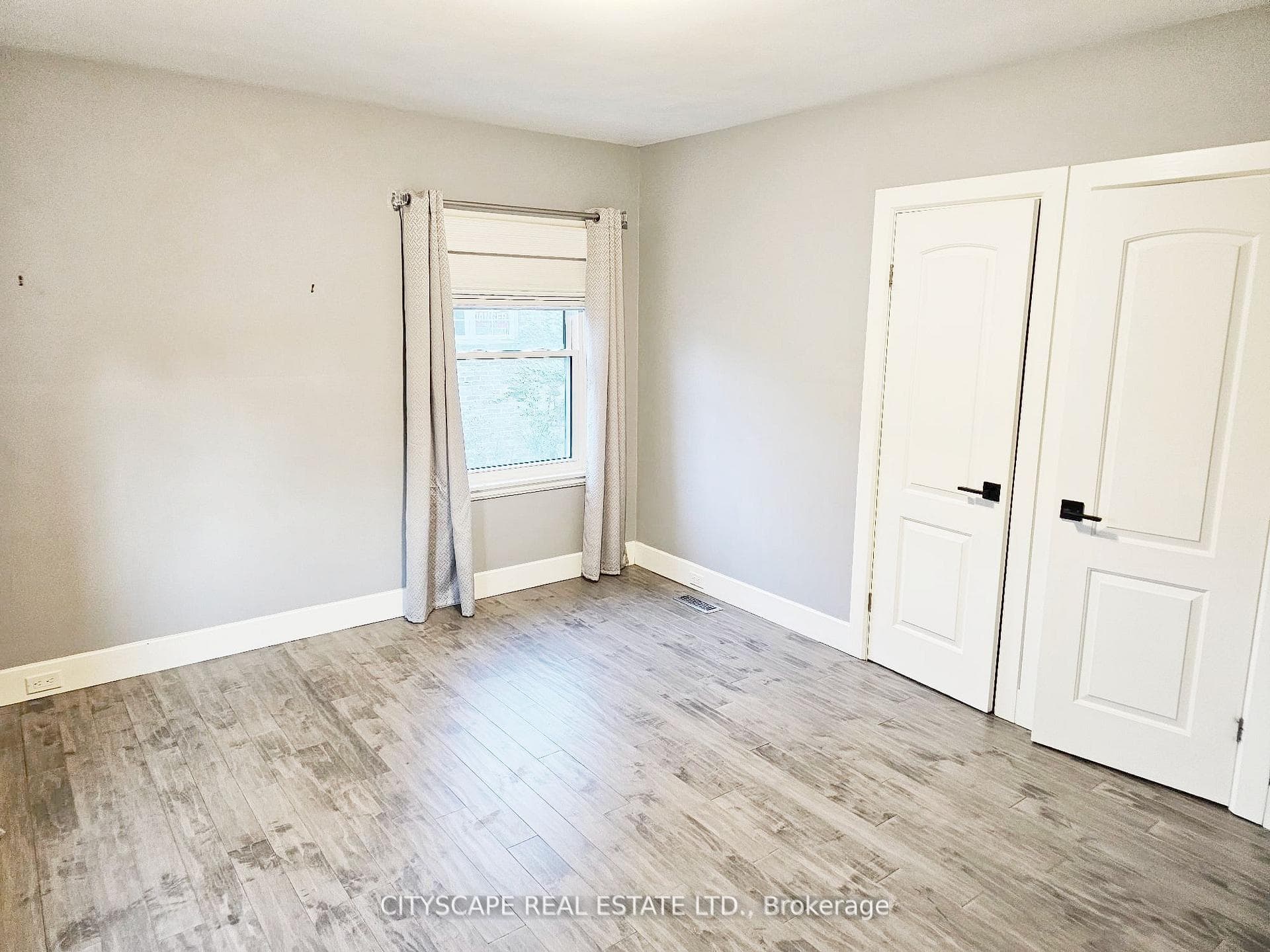 891 Riverside Drive photo 19