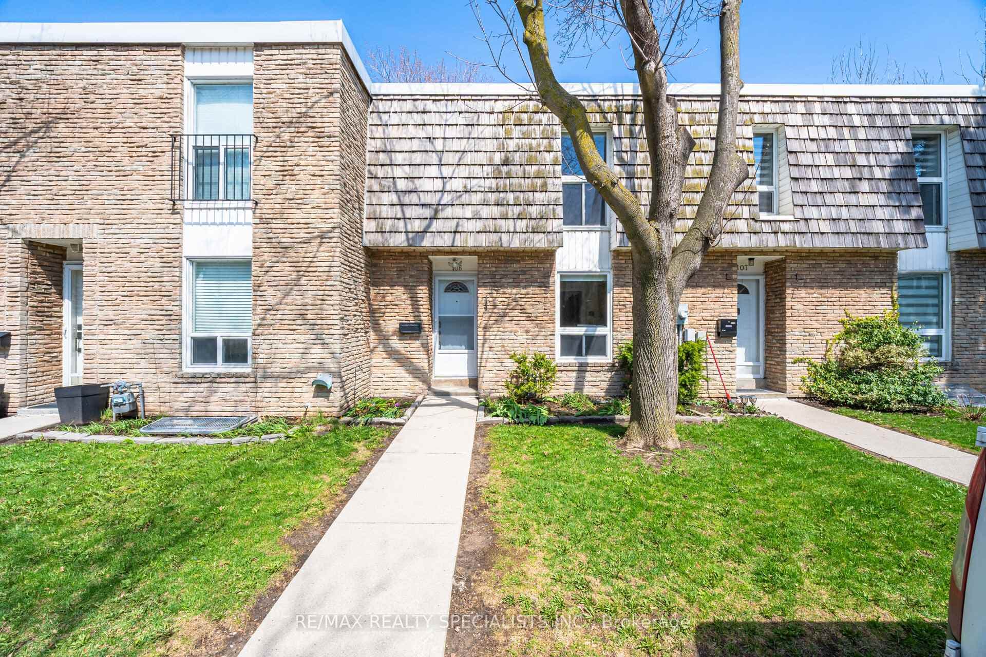 701 Burnhamthorpe Road Unit 106 photo 3