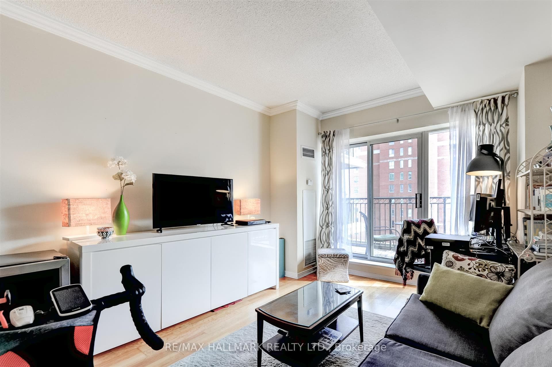 115 Richmond Street Unit 803 photo 4