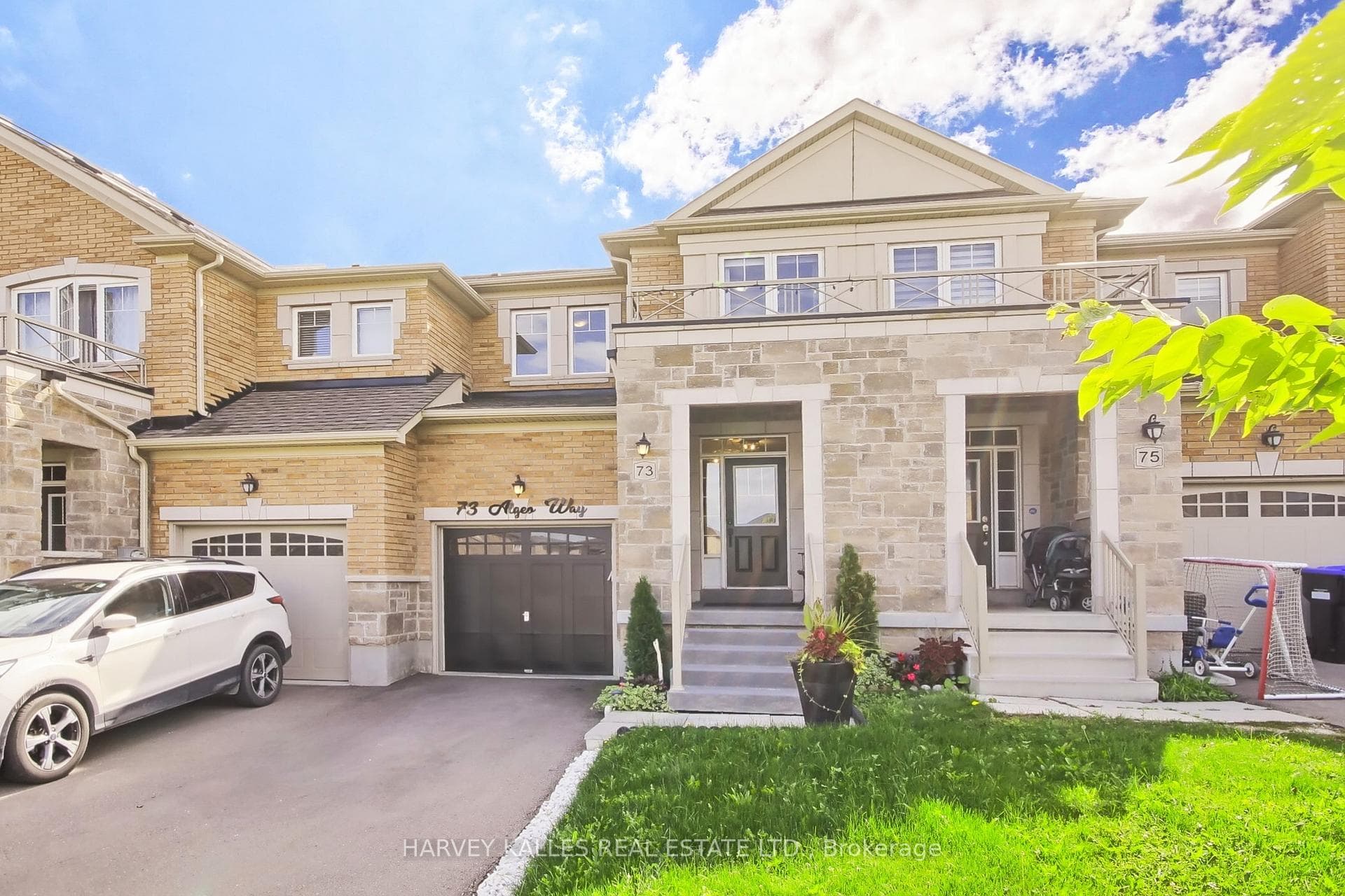 73 Algeo Way photo 1