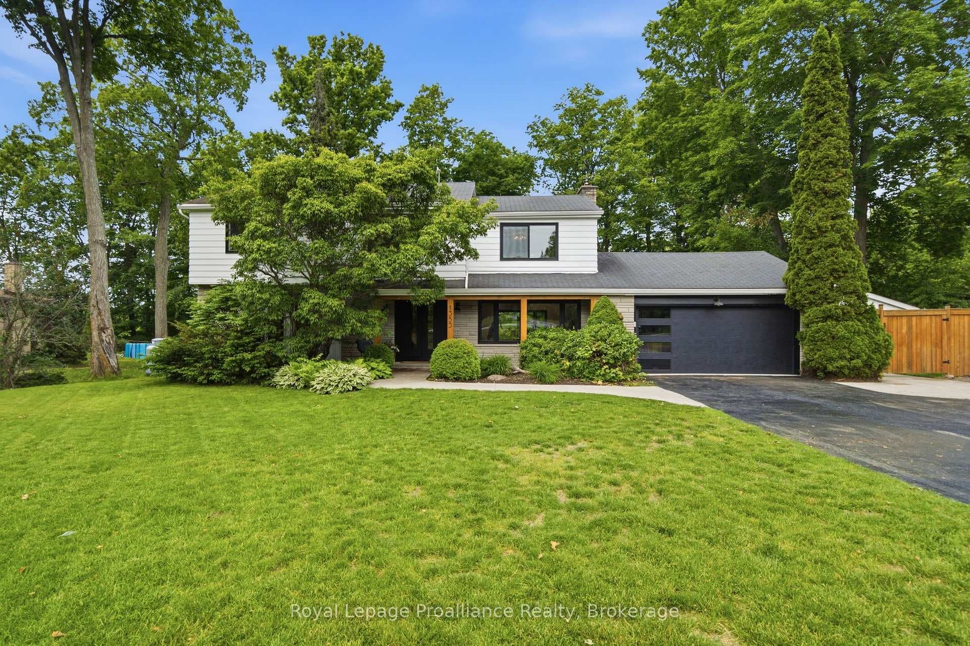 1353 WALLBRIDGE LOYALIST Road photo 3