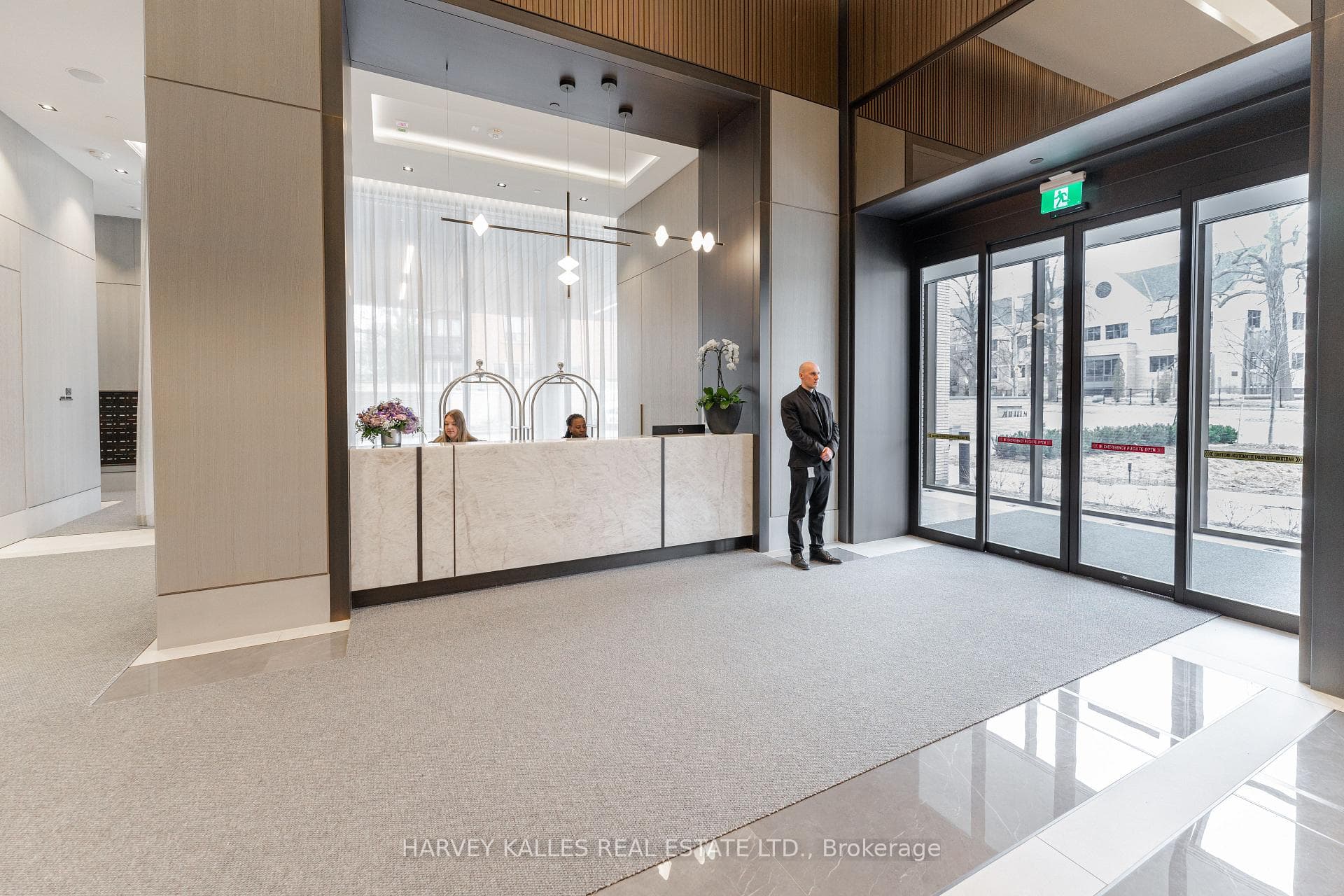 215 Lonsdale Road Unit 1707 photo 40