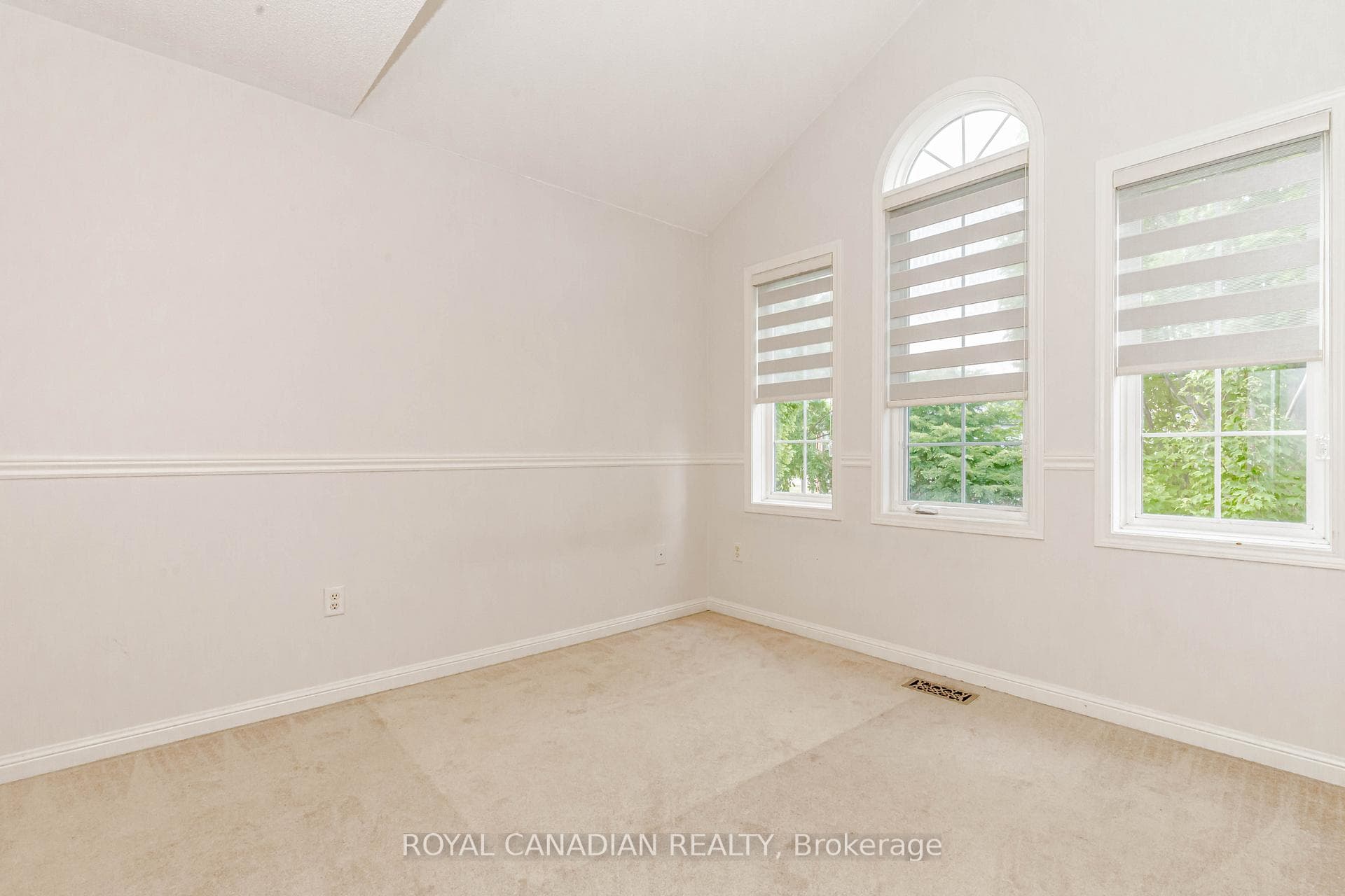 2543 Nettlecreek Crescent photo 24
