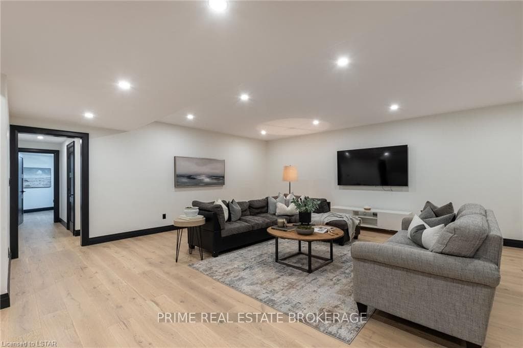 584522 BEACHVILLE Road photo 29