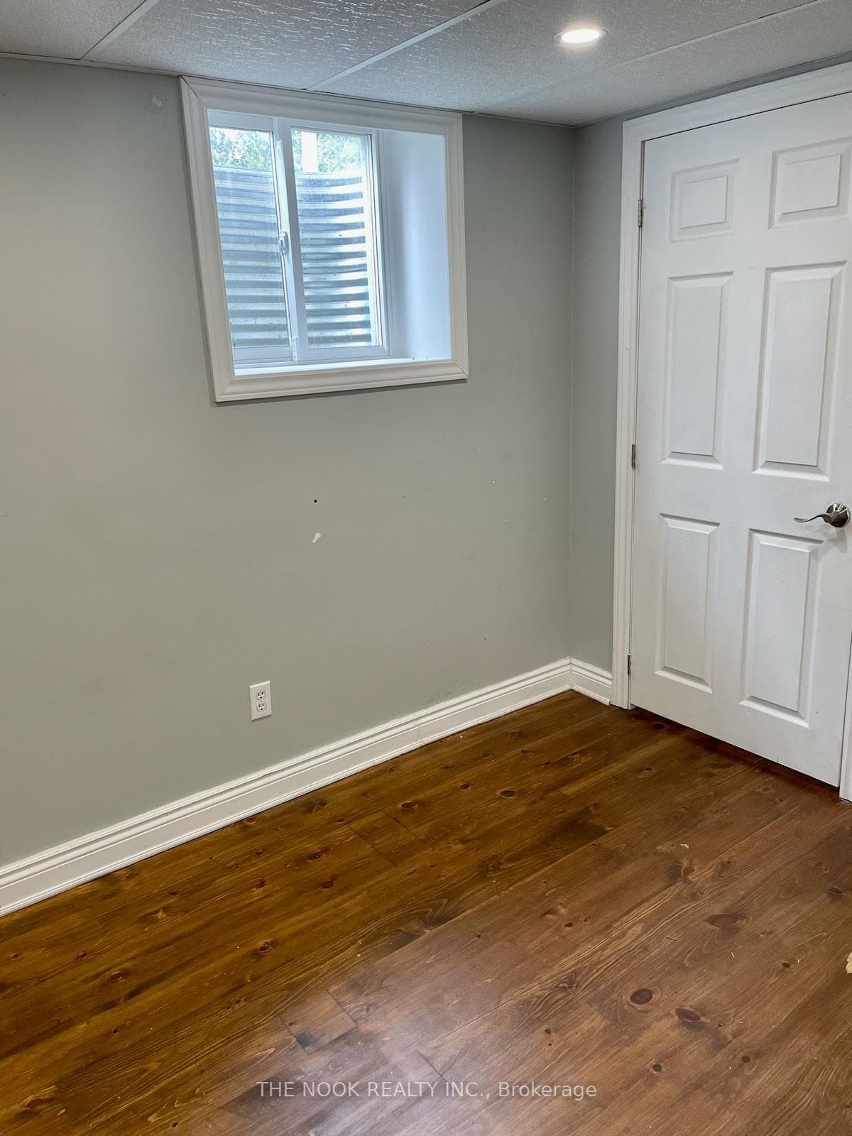 487 Annapolis Avenue photo 32