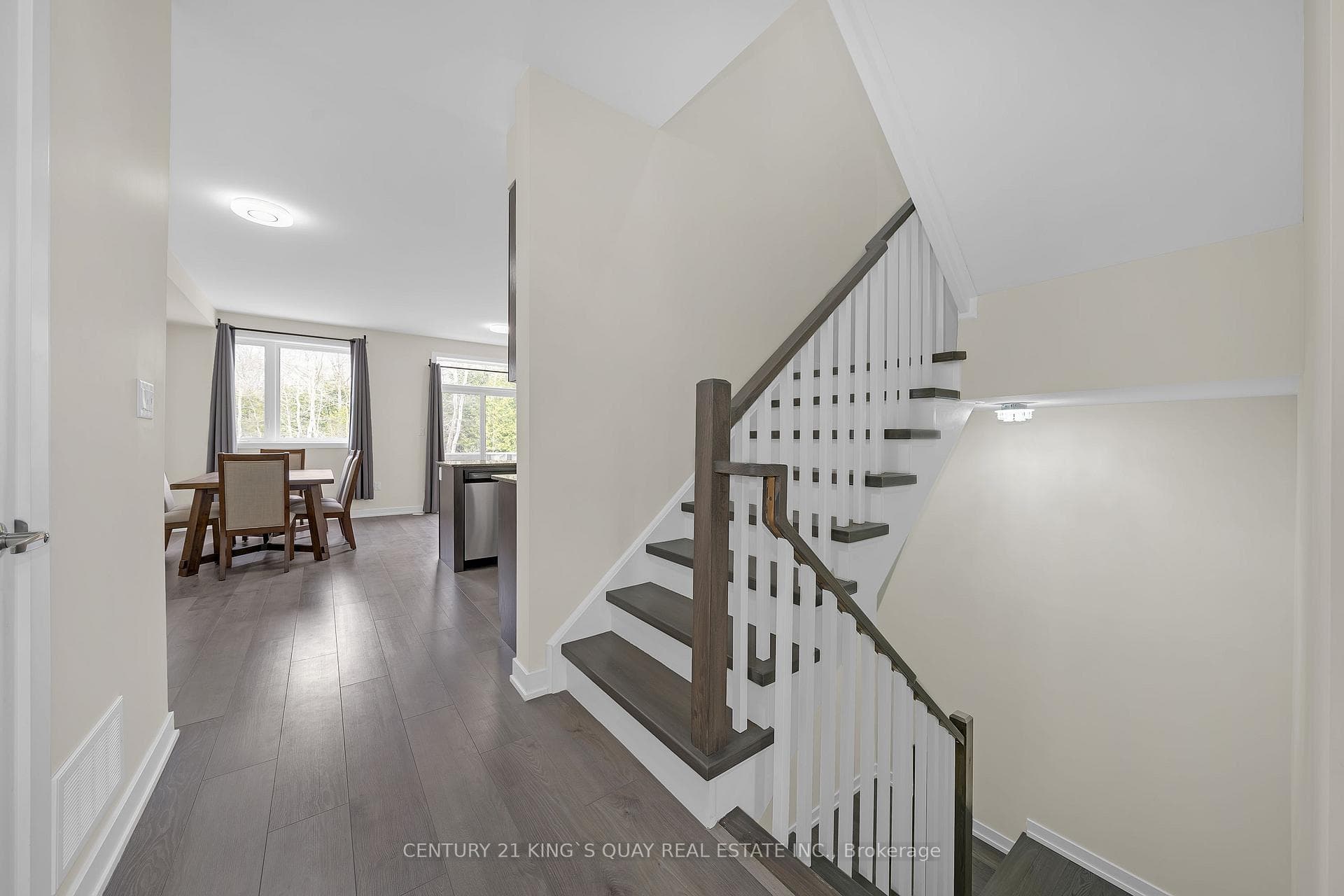 250 Finch Avenue Unit 33 photo 9