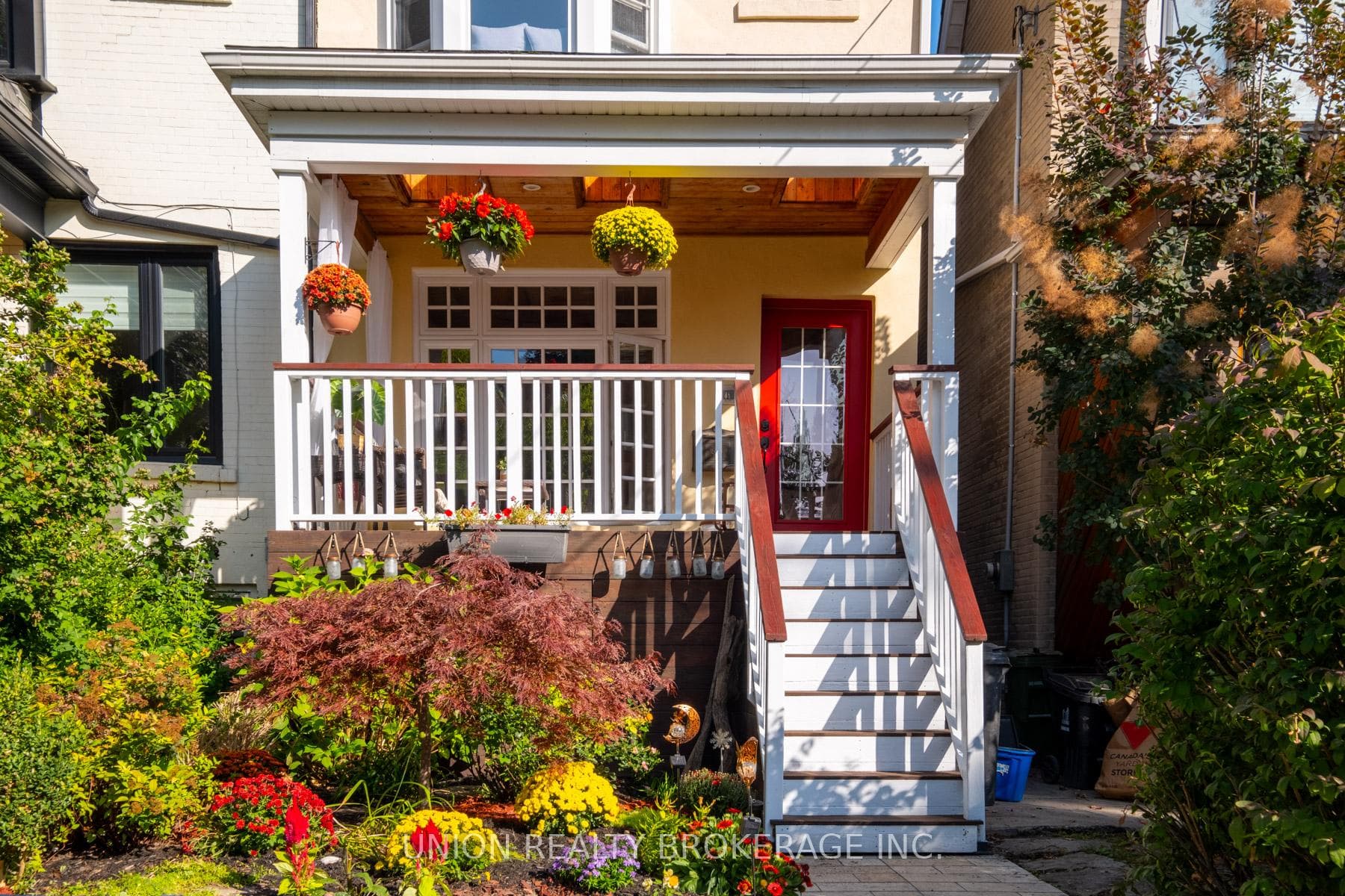 32 Richard Avenue photo 2