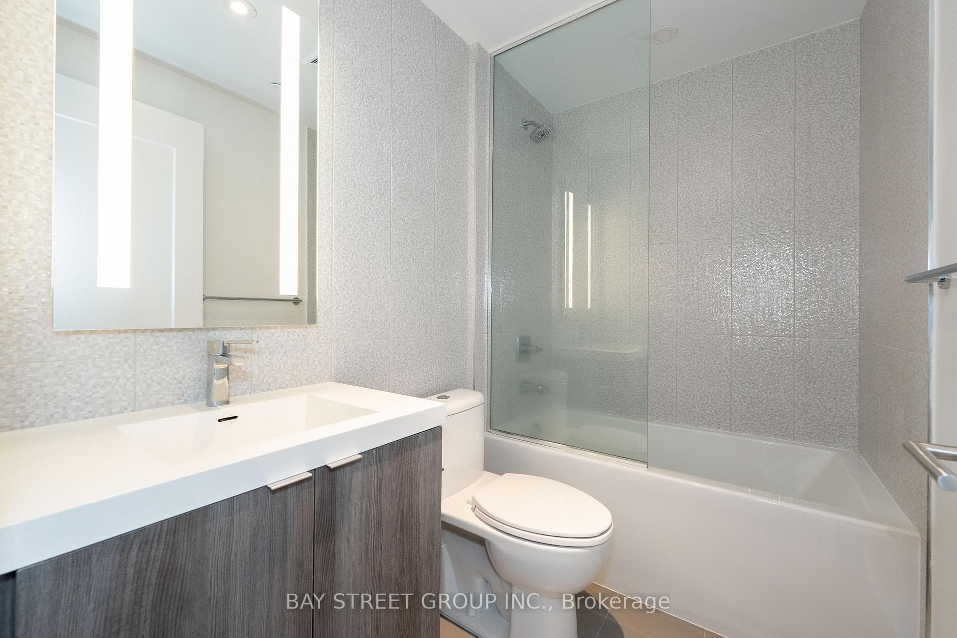 575 Bloor Street Unit 3310 photo 8