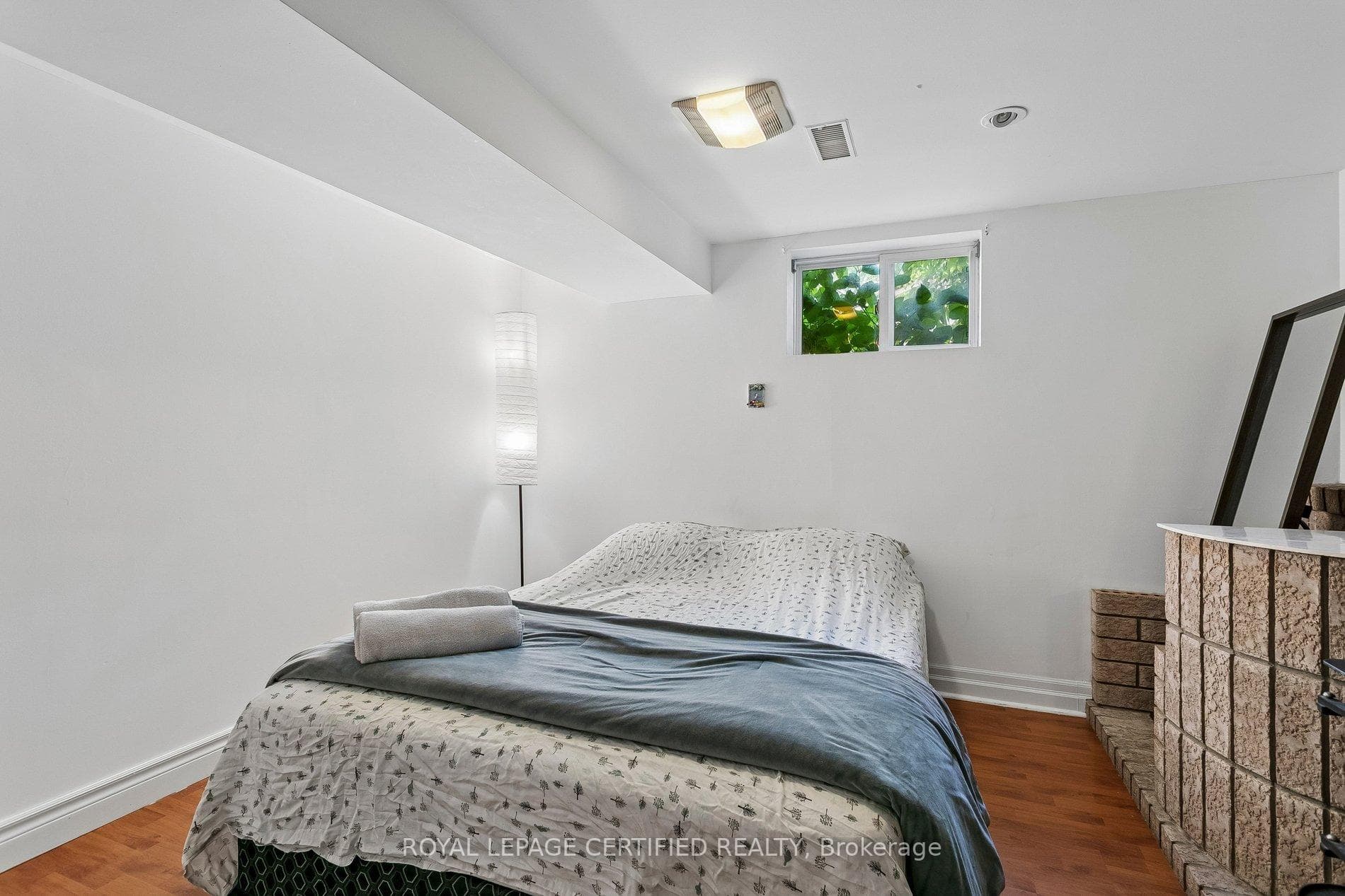 33 Donald Avenue photo 30