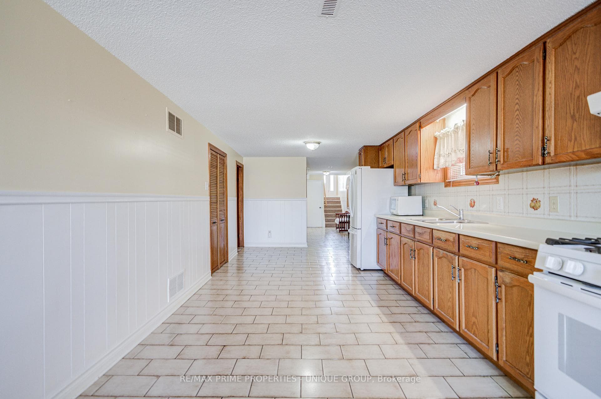 Lower level kitchen.