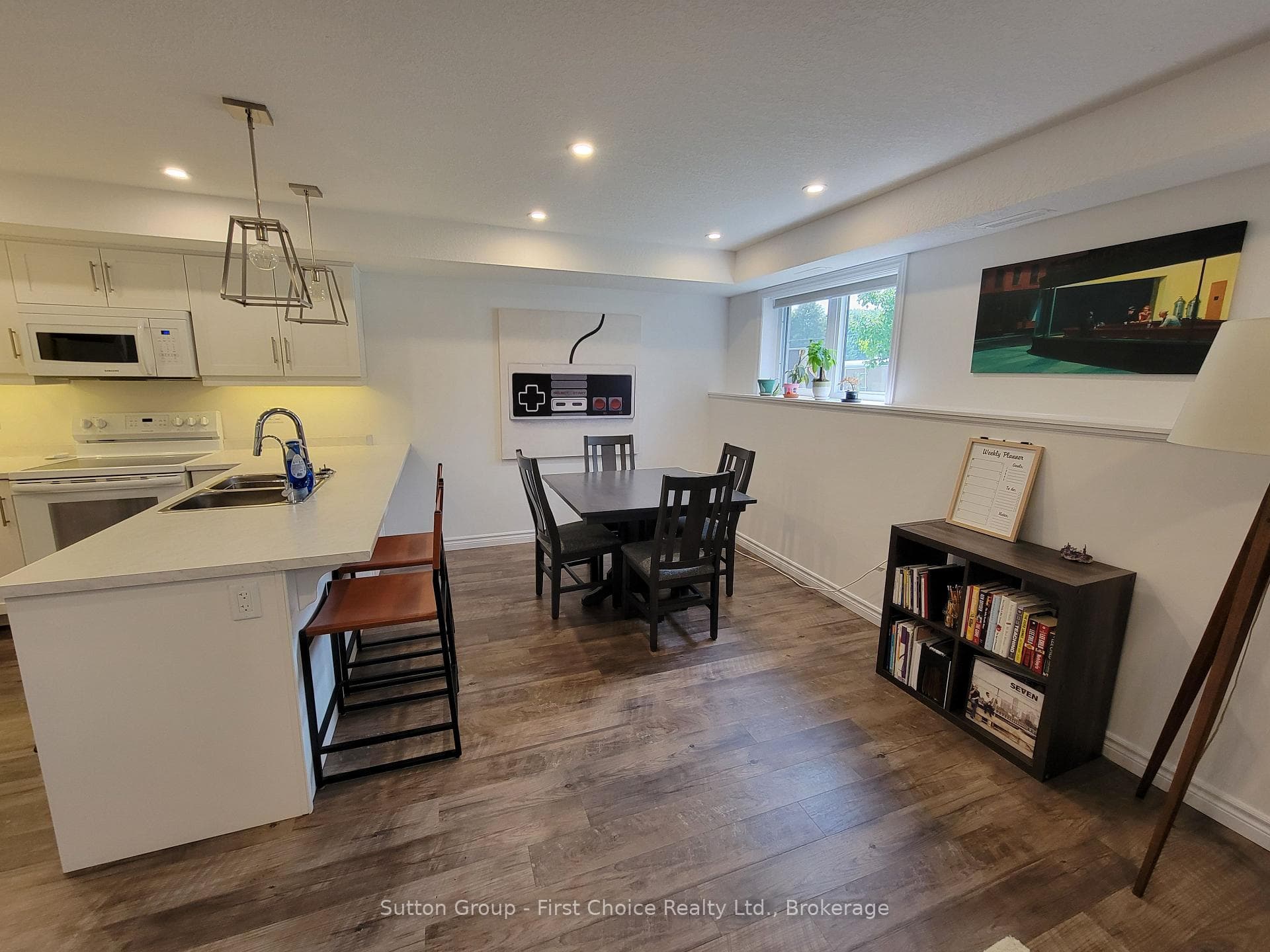 Kitchen / Dining