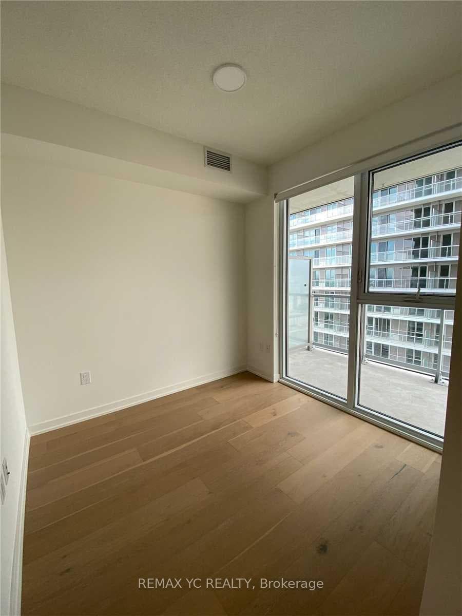 20 Richardson Street Unit 1807 photo 8