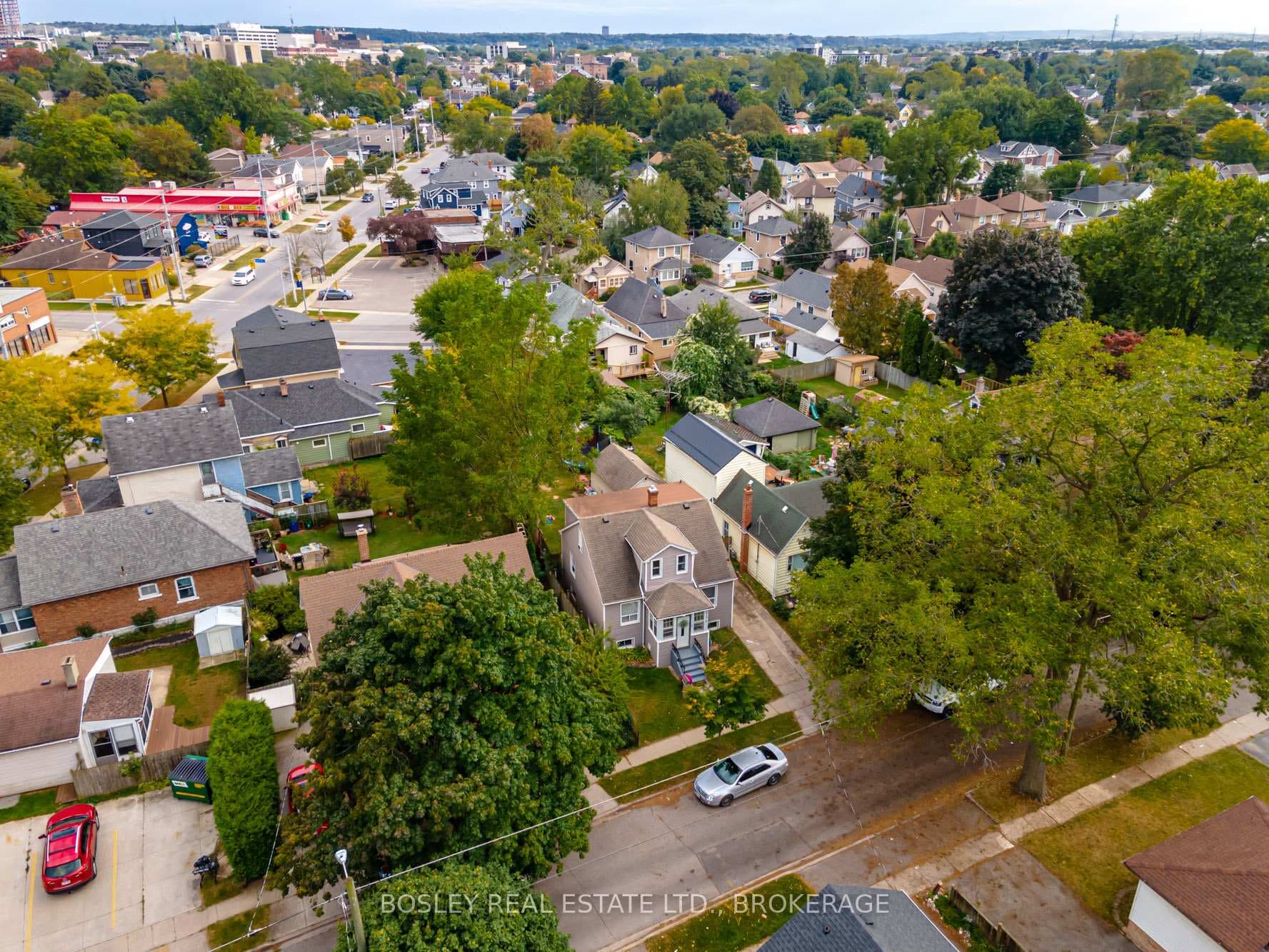 132 DUFFERIN Street photo 32
