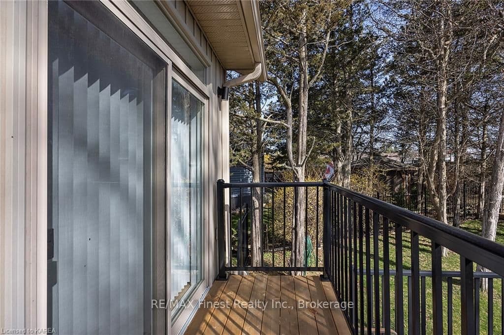 8 BURLEIGH Court photo 41