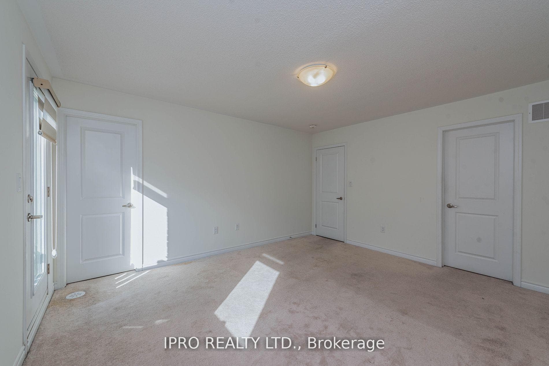 278 Lagerfeld Drive photo 30