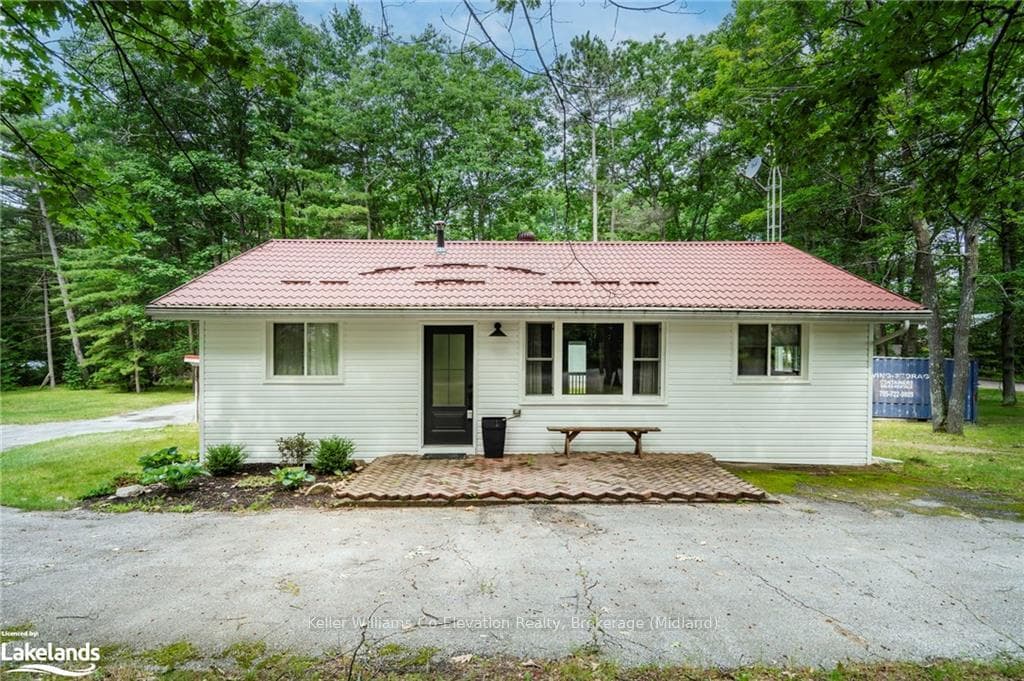 1694 TINY BEACHES Road photo 2