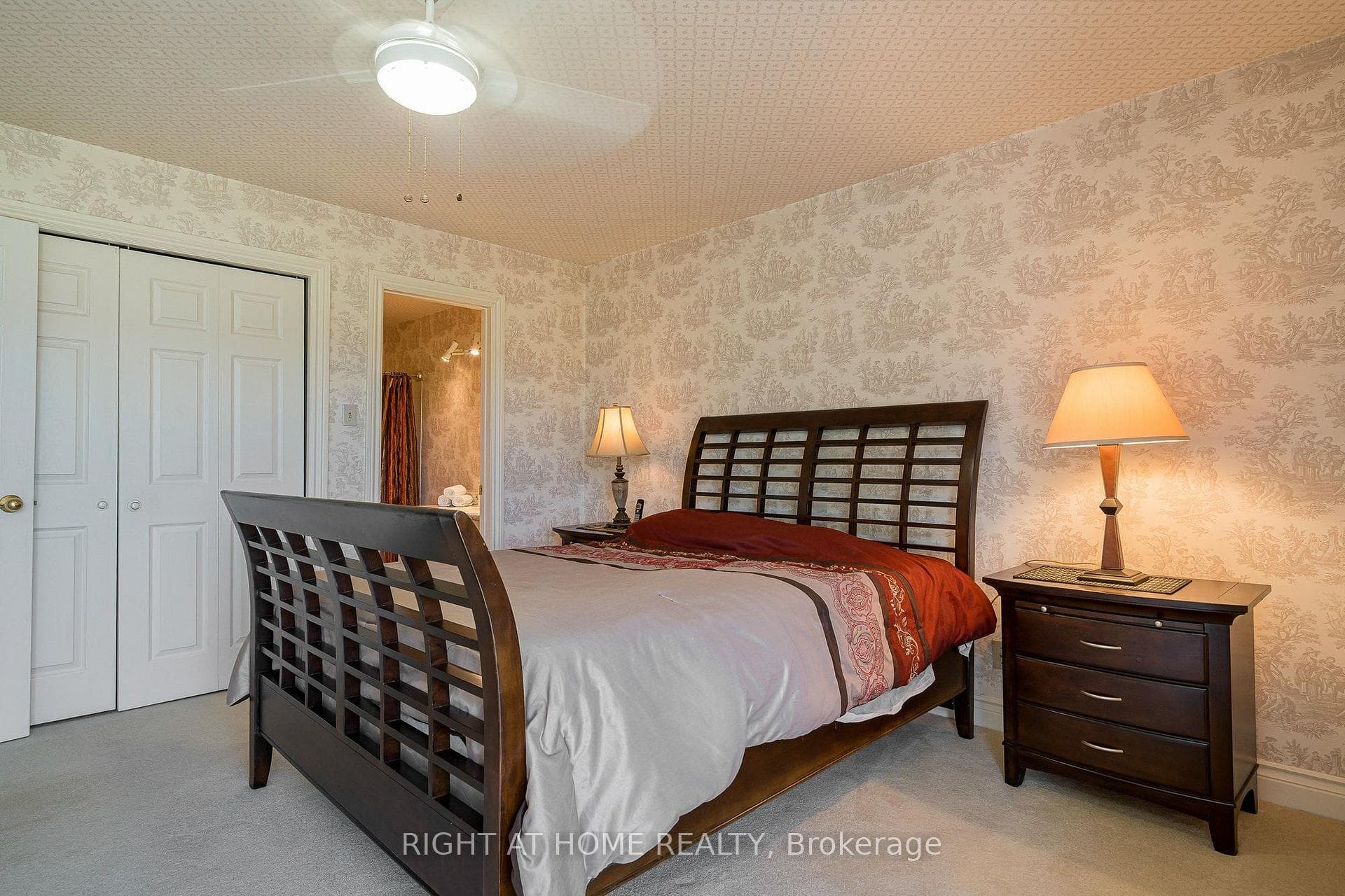 569 Oxbow Crescent photo 20