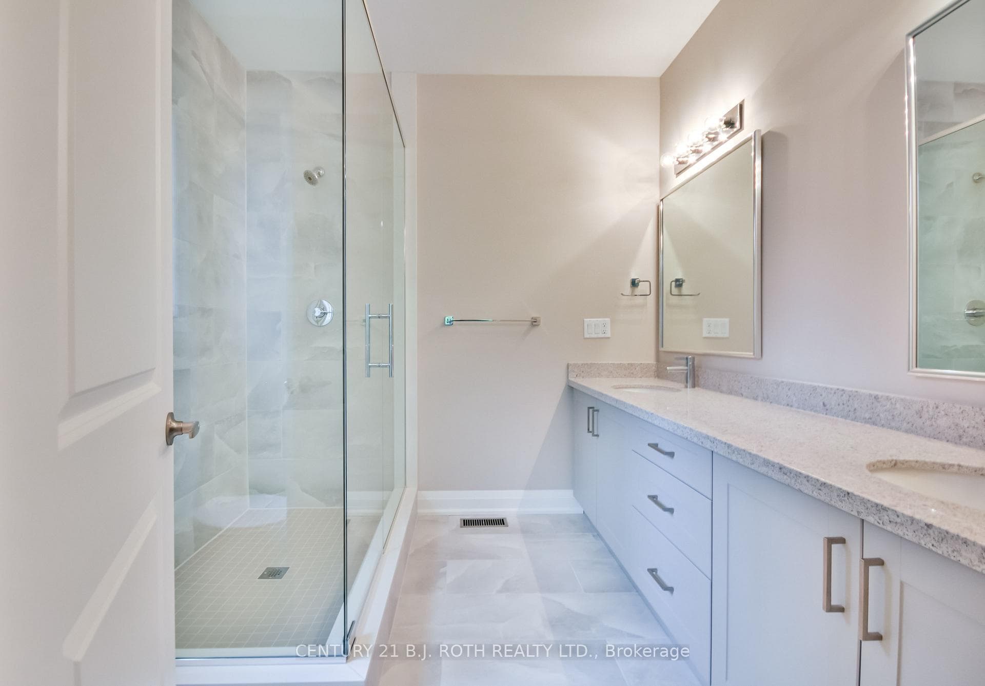 433 Russ Howard Drive photo 14