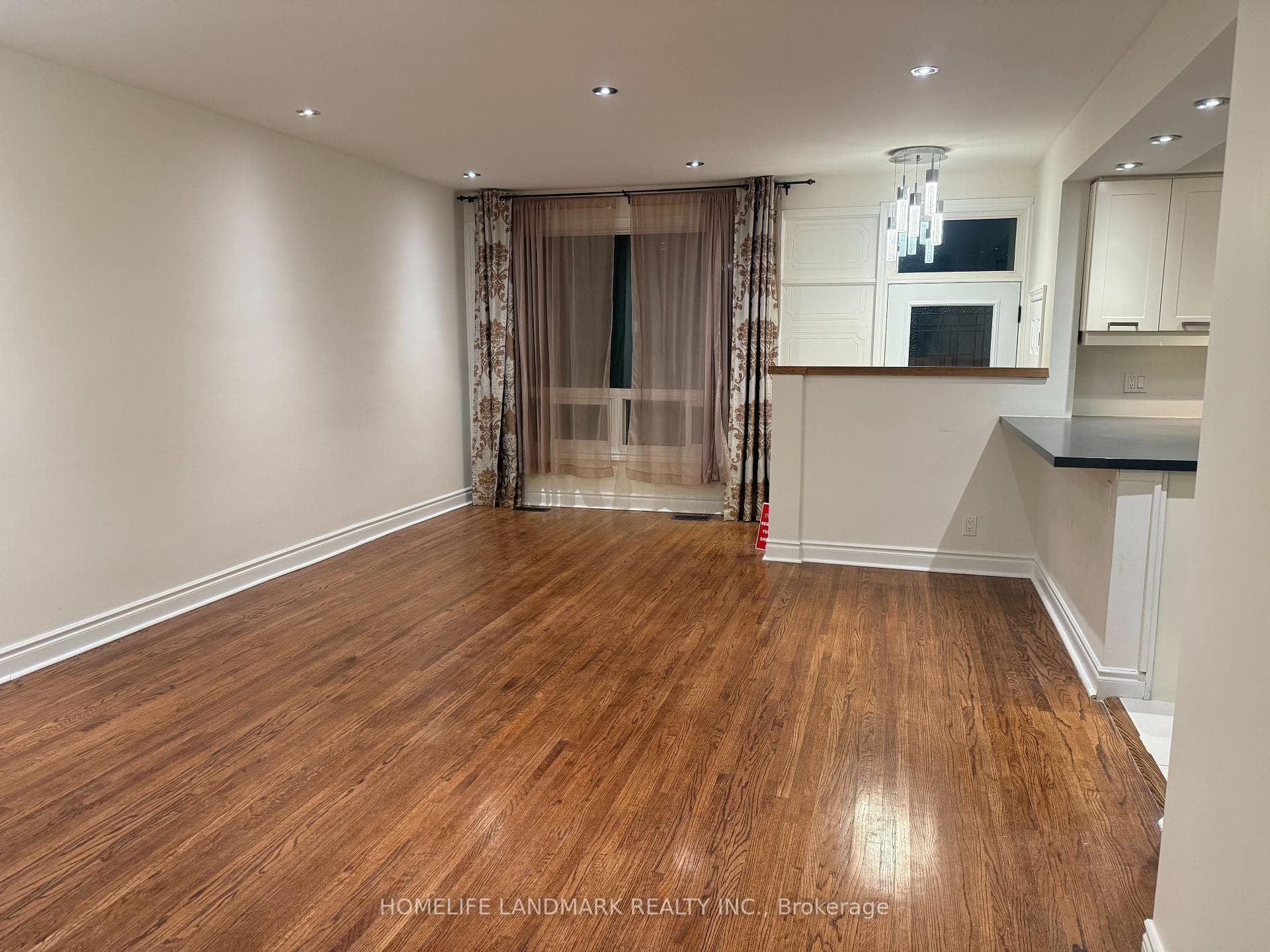307 Axminster Drive photo 3