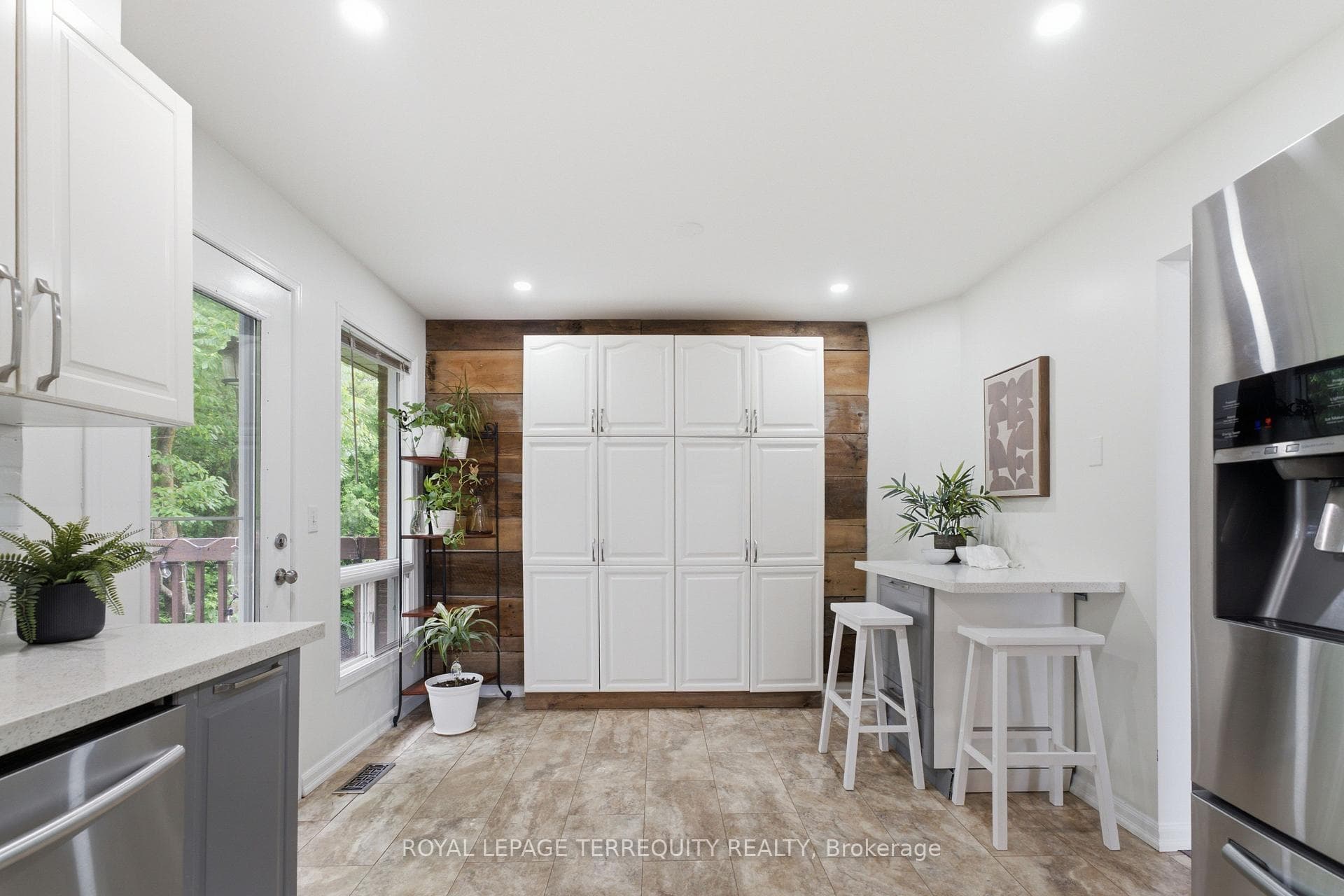 48 Borland Court photo 15
