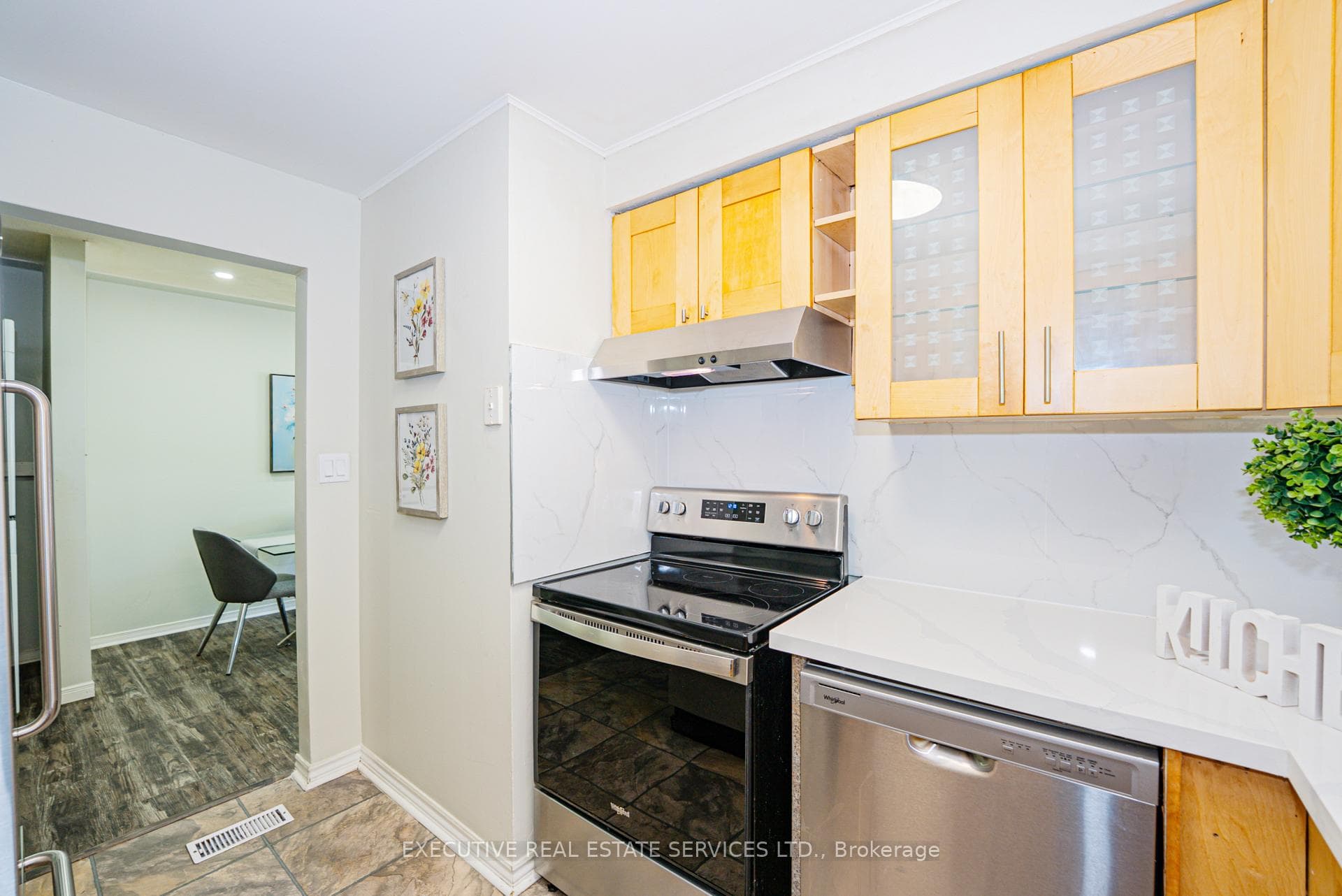 77 Overlea Drive photo 14