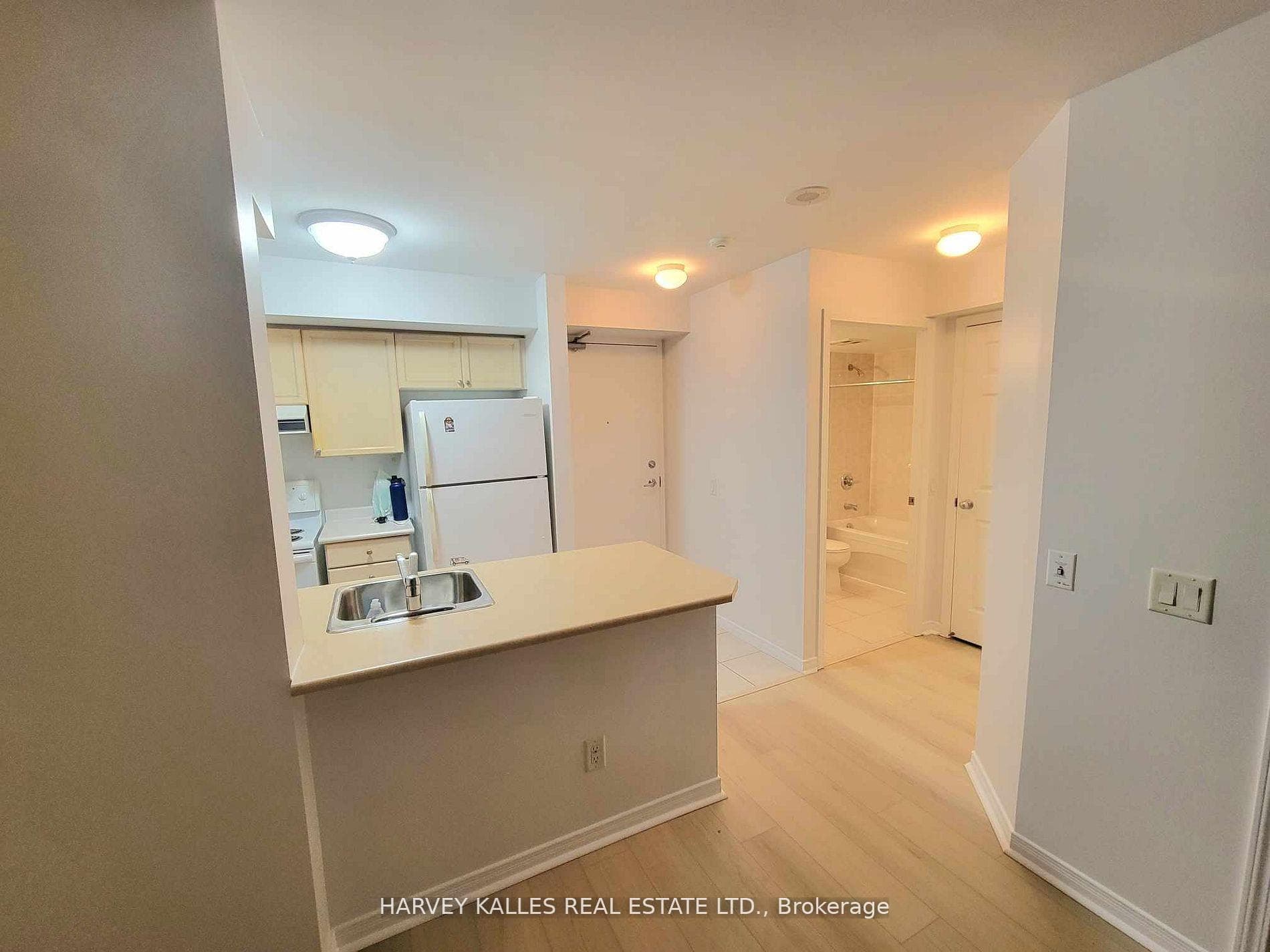 155 Beecroft Road Unit 1009 photo 5