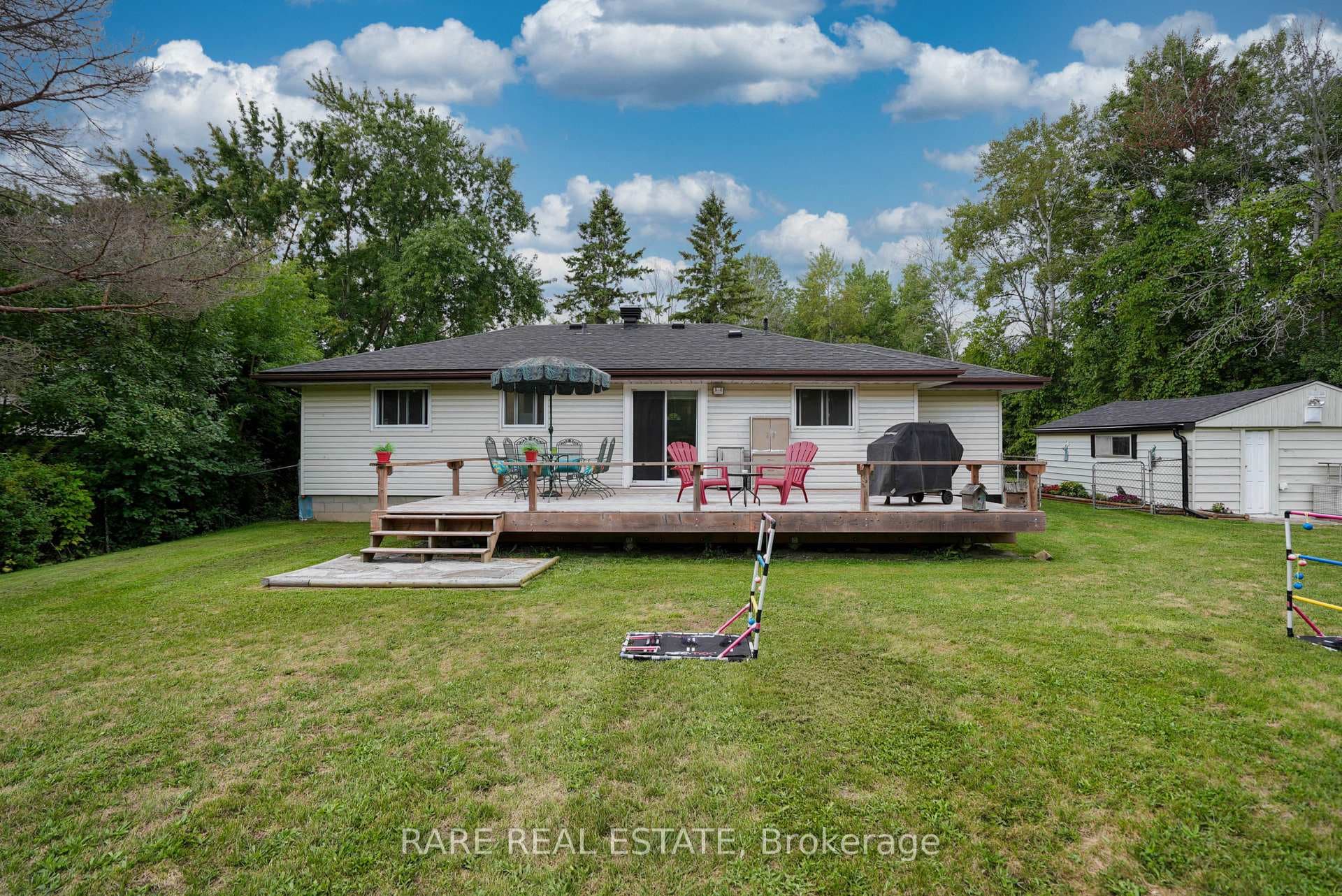 1121 Ferrier Avenue photo 30