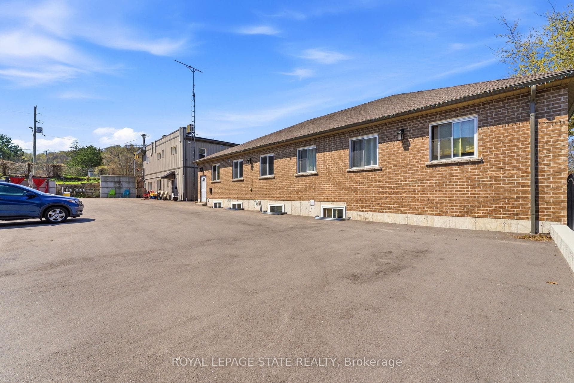1745 King Street photo 1