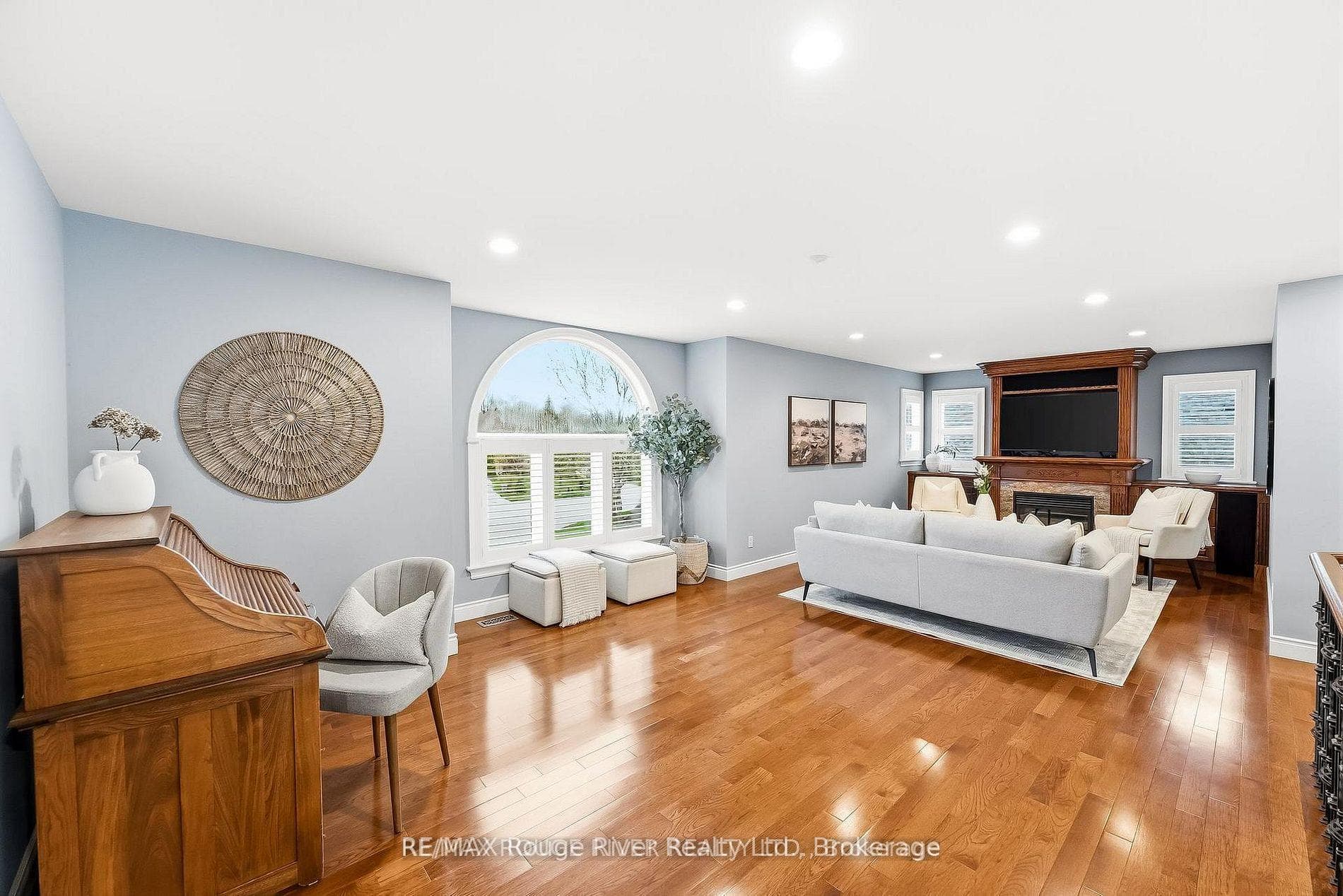 30 Hanover Court photo 26