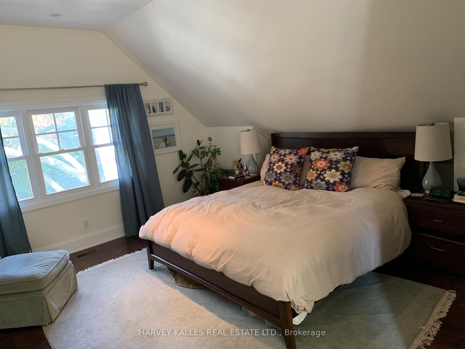 543 Palmerston Boulevard Unit 3 photo 2