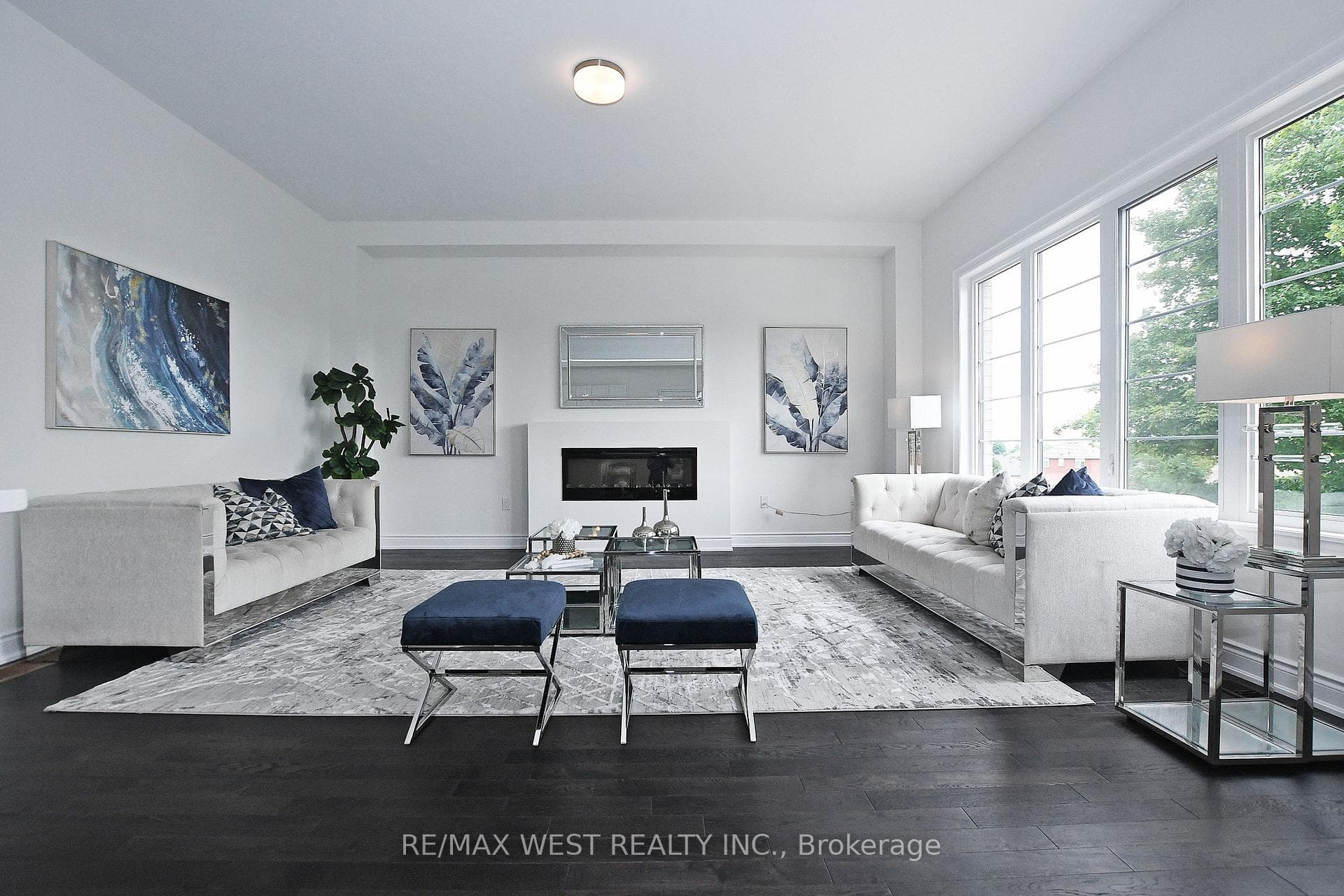 1353 Blackmore Street photo 9