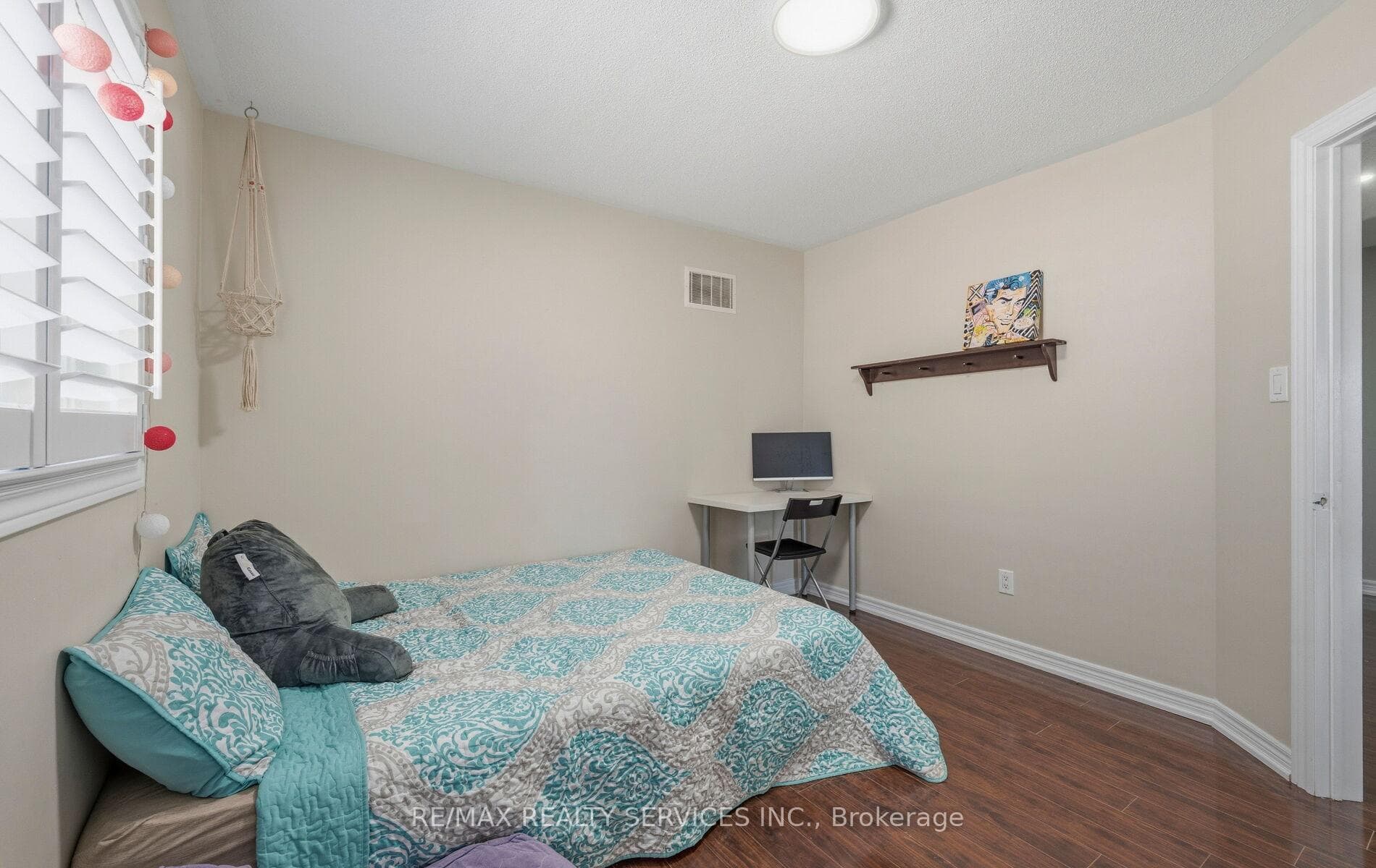 5 Thornbush Boulevard photo 34