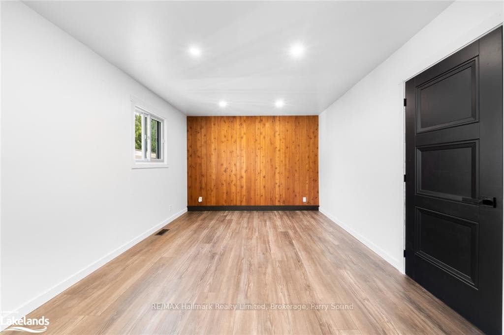 7 MAPLEVIEW Drive photo 24