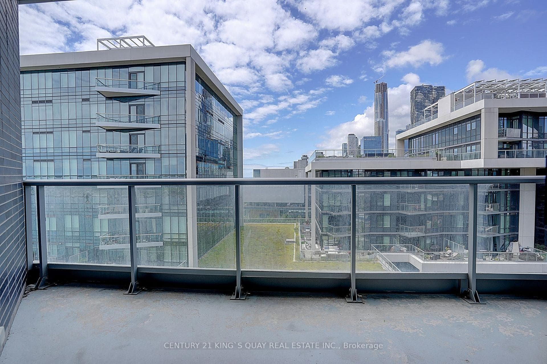 1 Edgewater Drive Unit Ph01 photo 17