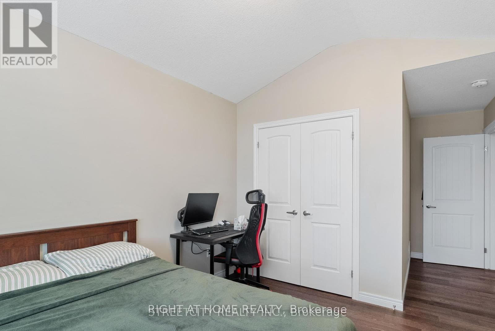 402 TANSBURY Street photo 30