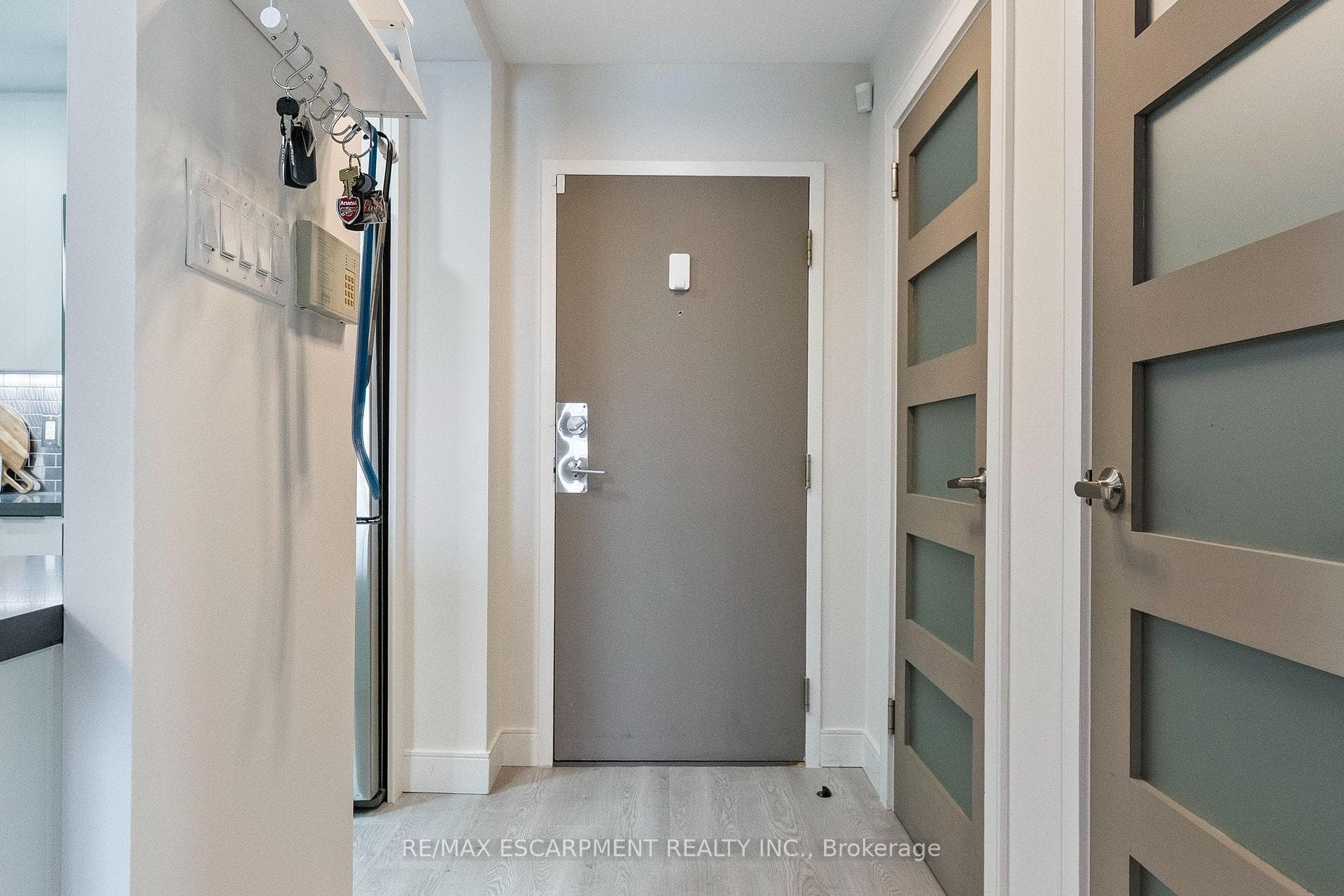 1155 Bough Beeches Boulevard Unit 406 photo 3