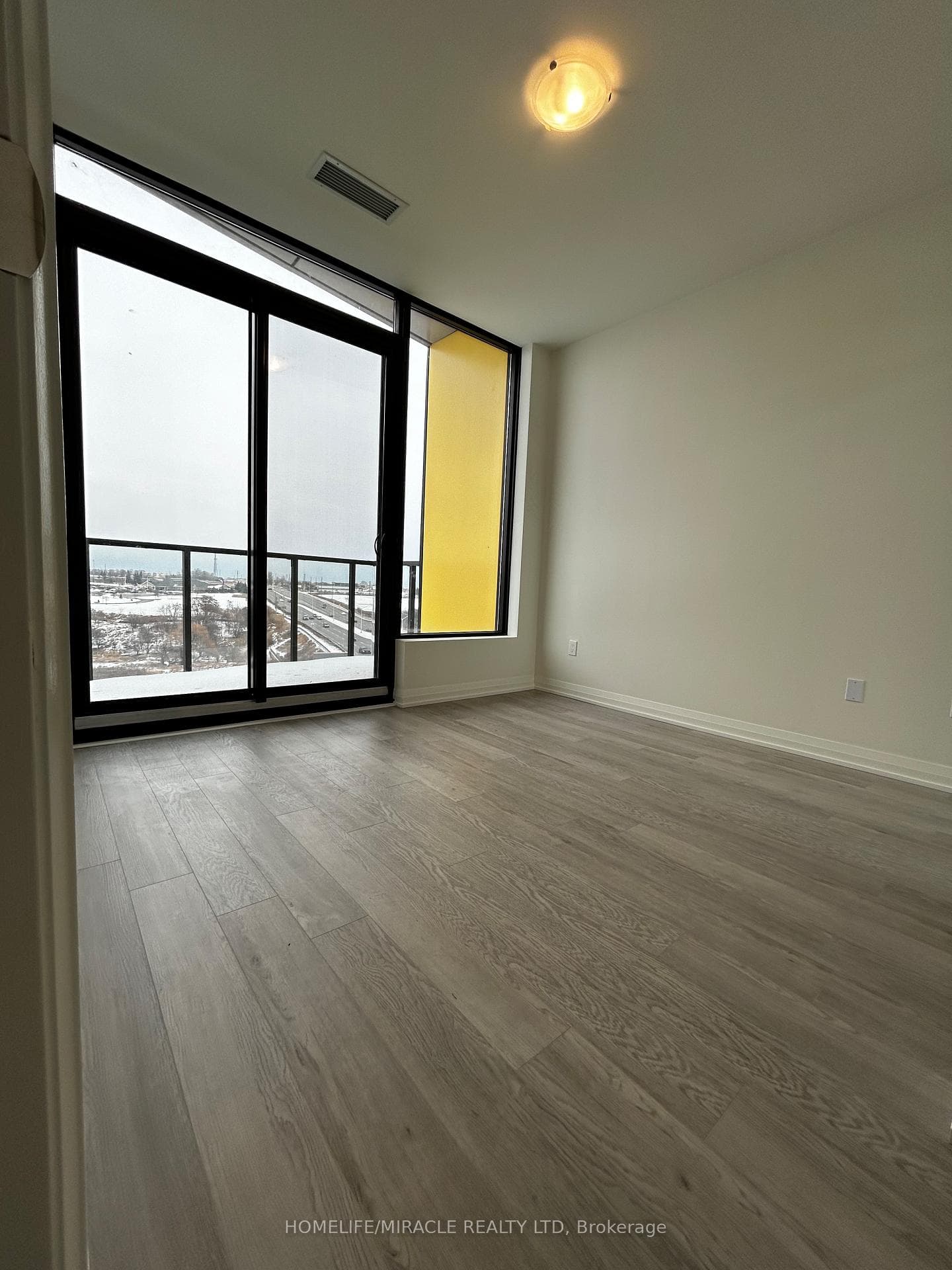 1415 Dundas Street Unit 611 photo 8