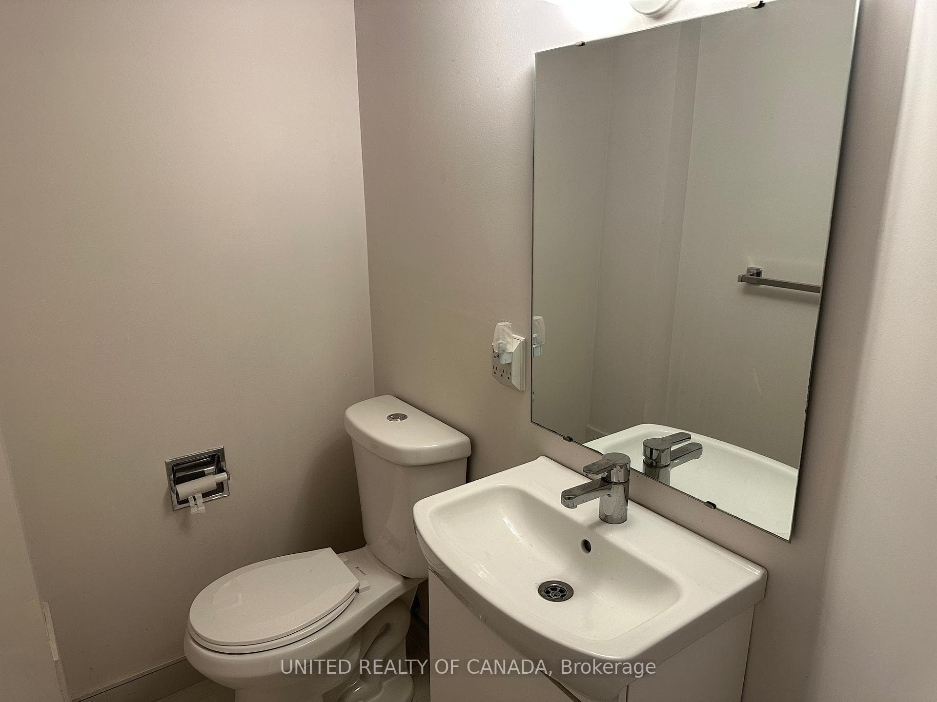 102 Baywood Court photo 32