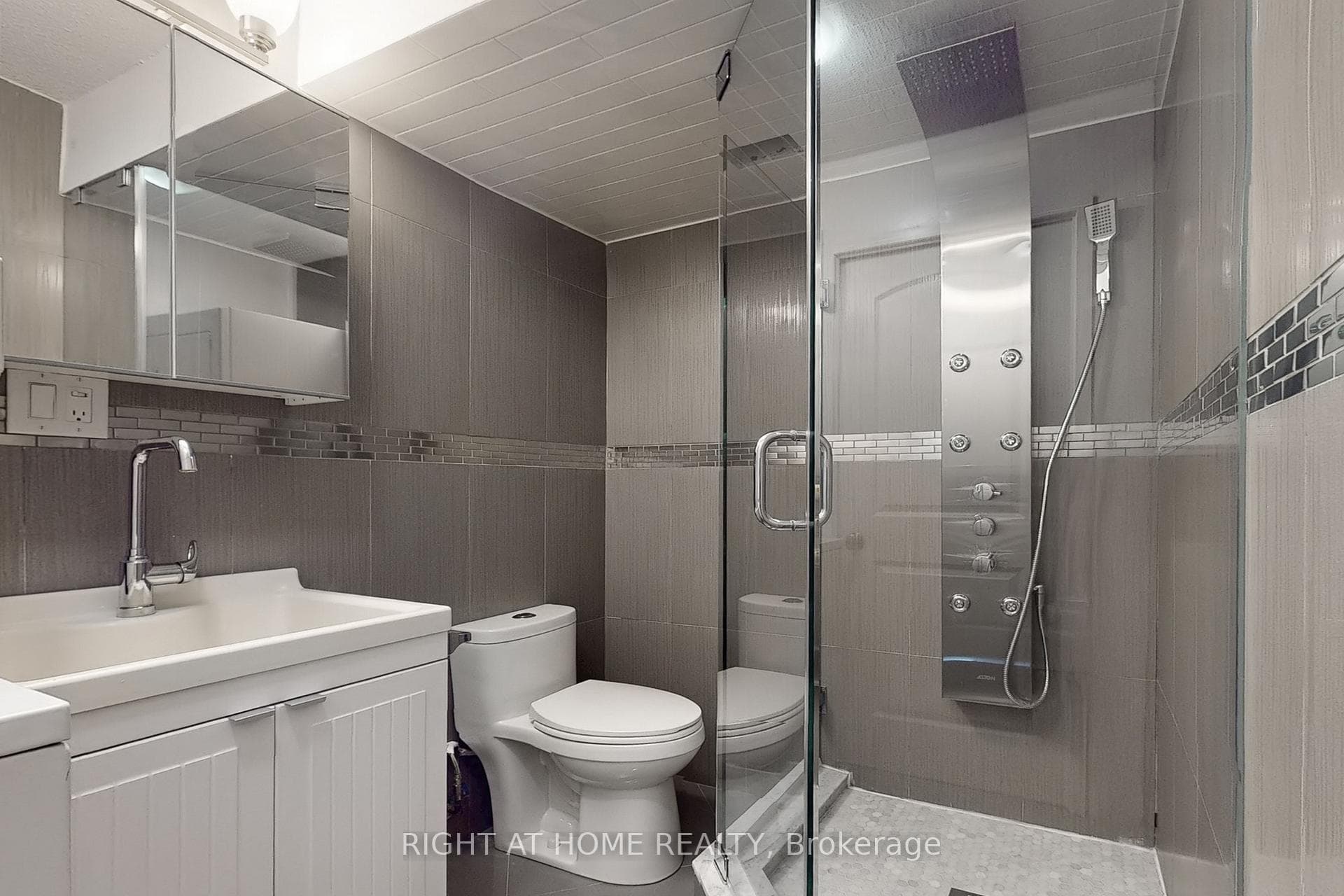 714 The West Mall N/A Unit 1703 photo 21