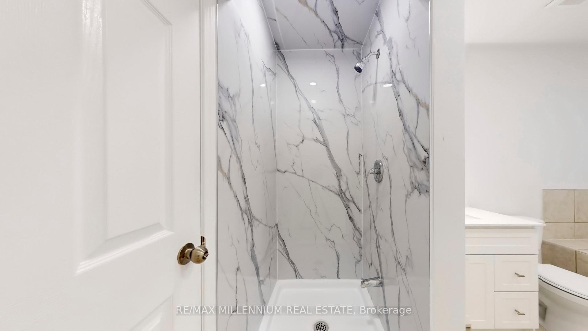 192 Norwich Road photo 32