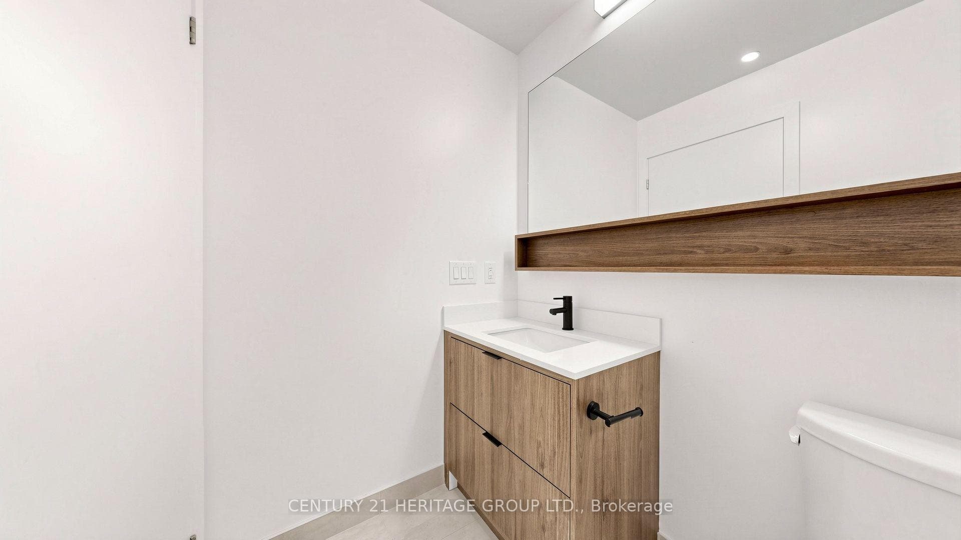 8888 Yonge Street Unit 622 photo 21