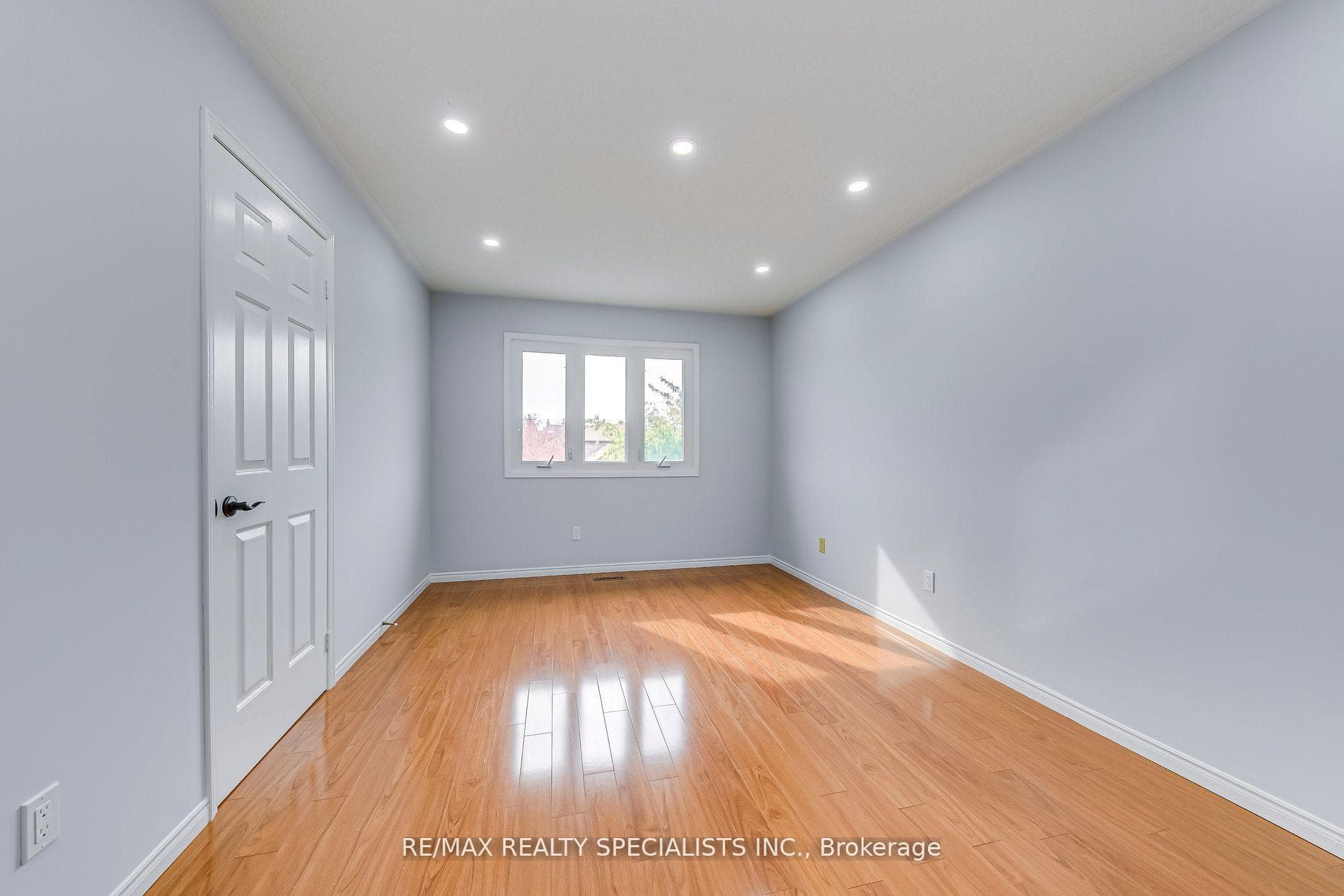 4235 Hazineh Court photo 27