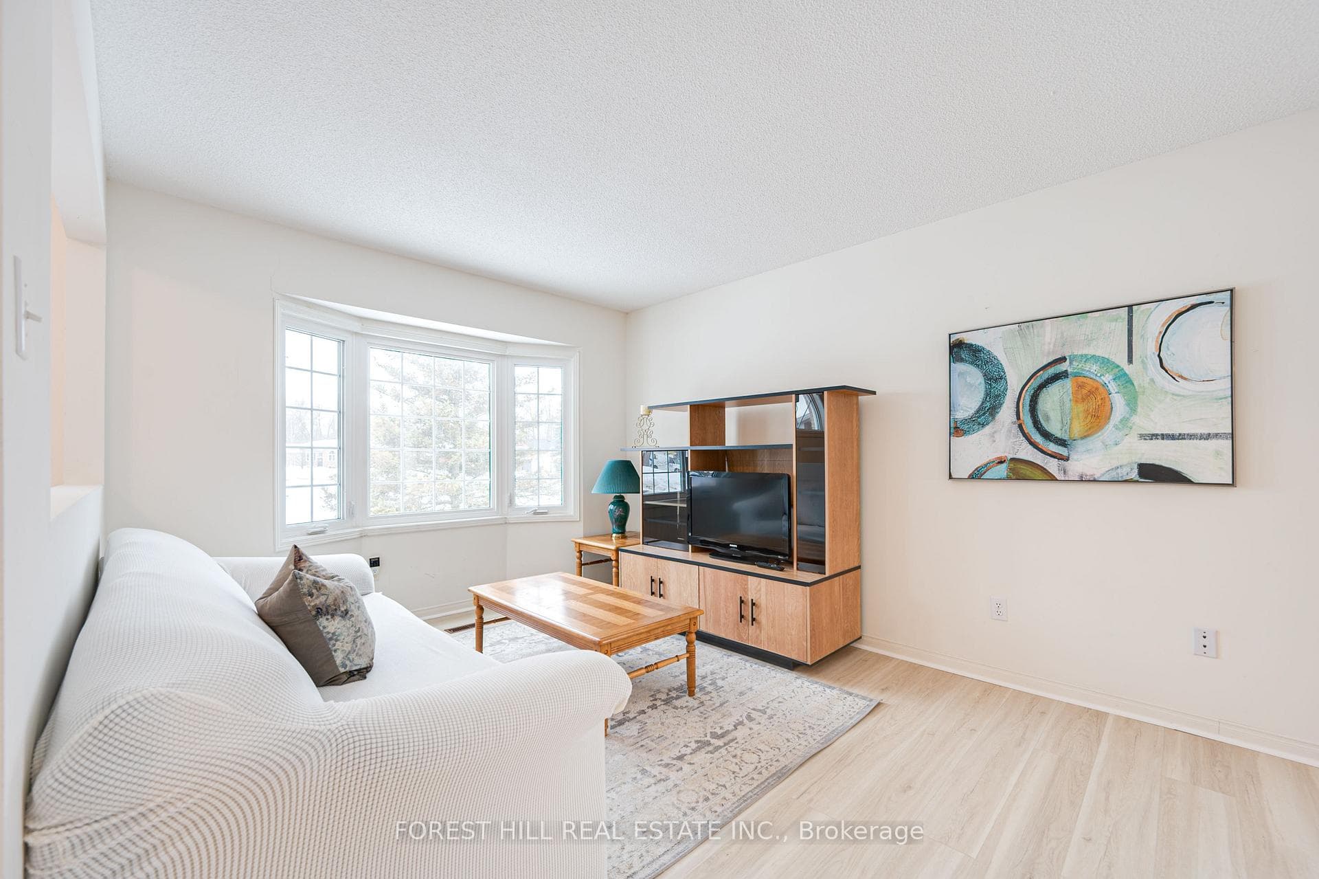 50 Evergreen Crescent photo 4