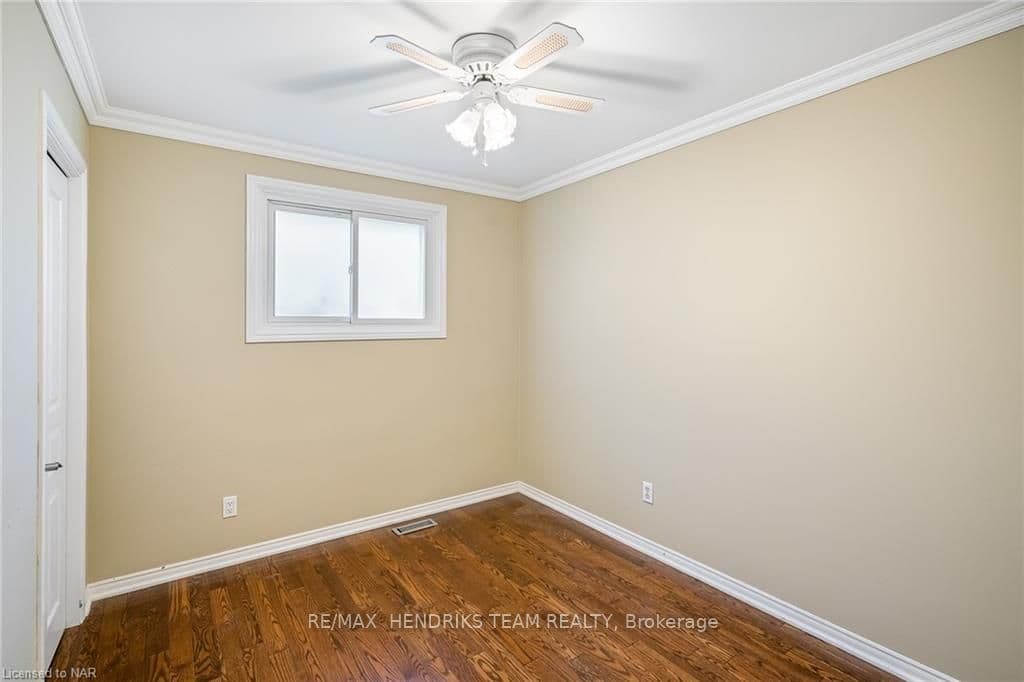 5 WHITE CREST Court photo 17