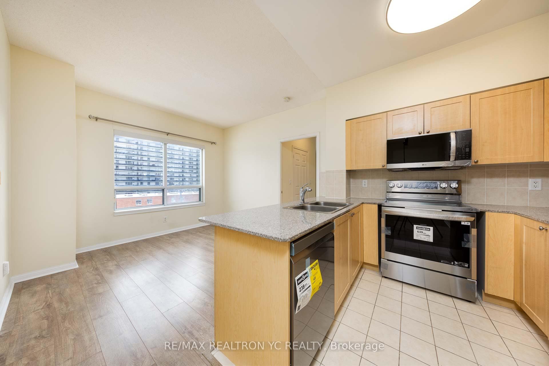 5940 Yonge Street Unit PH16 photo 5