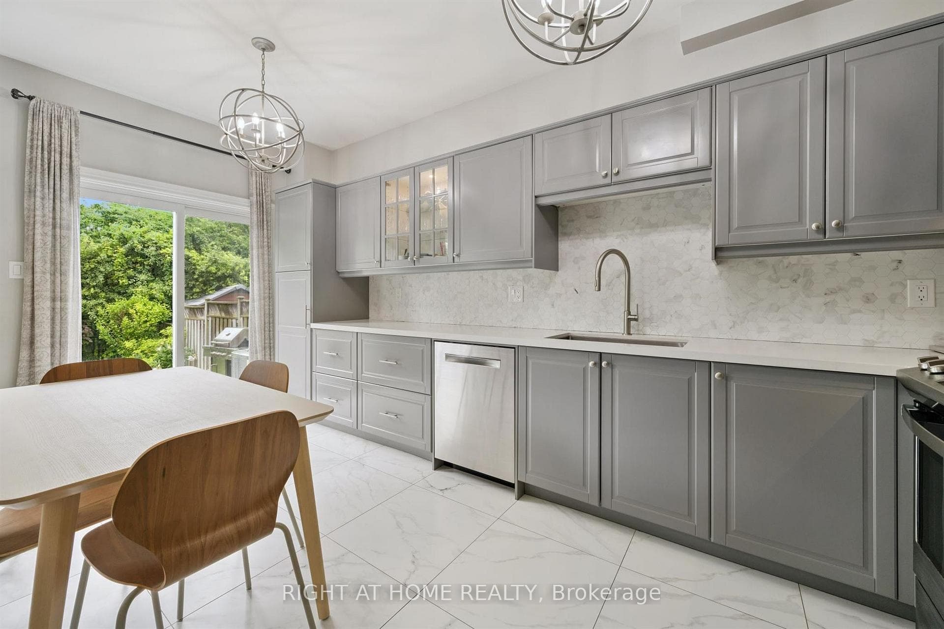 Quartz countertop
