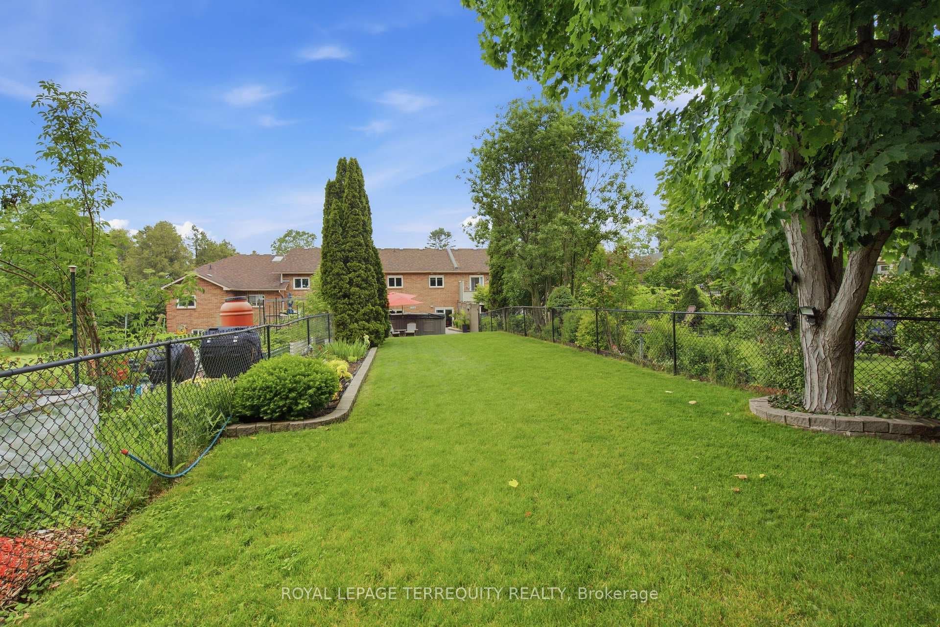 1765 Dufferin Street photo 40
