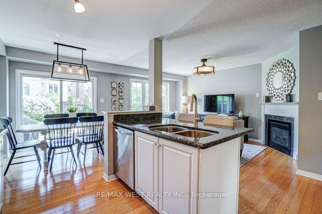 2433 Postmaster Drive photo 9