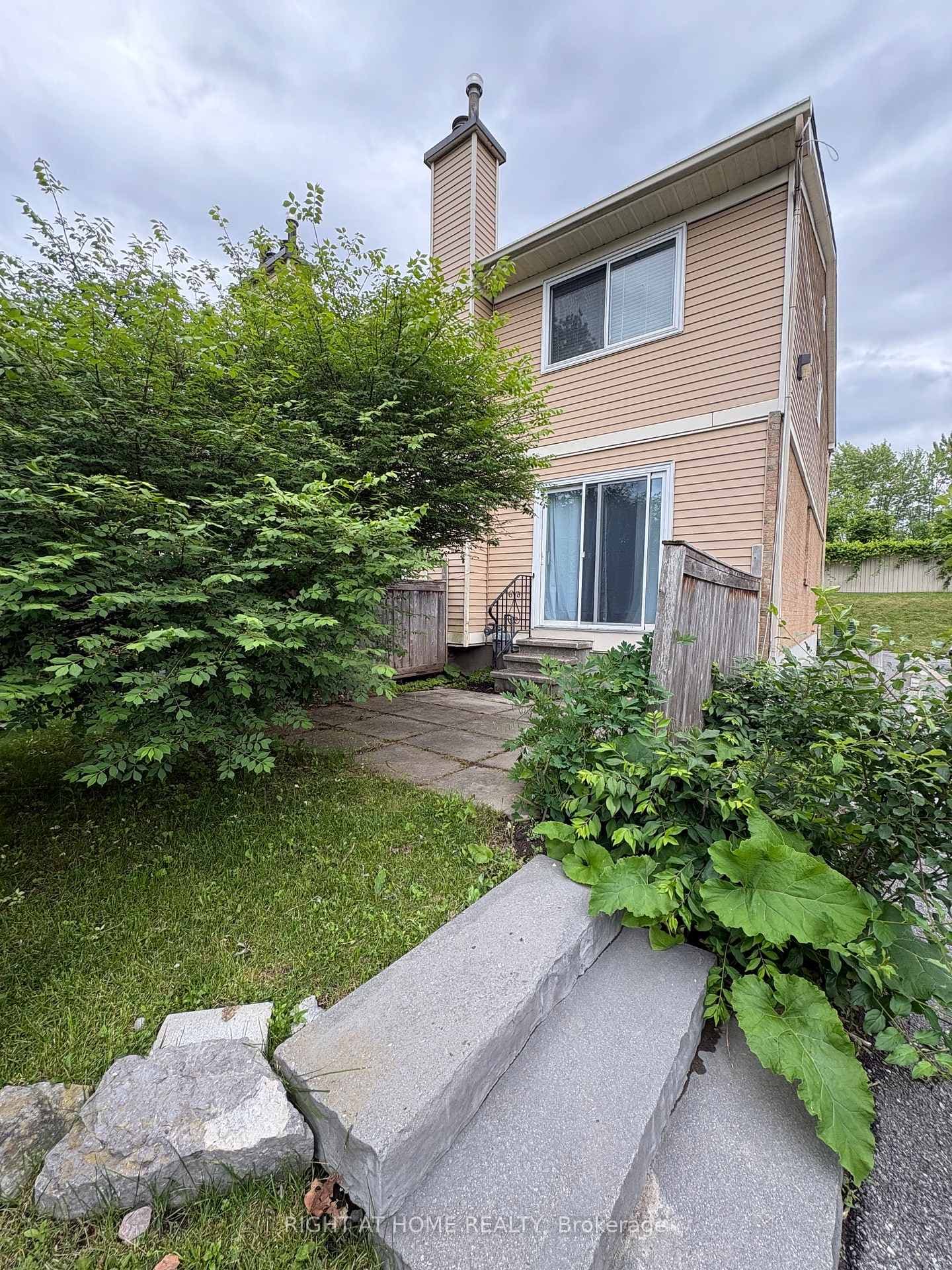 104 Valley Stream Drive Unit 6 photo 21